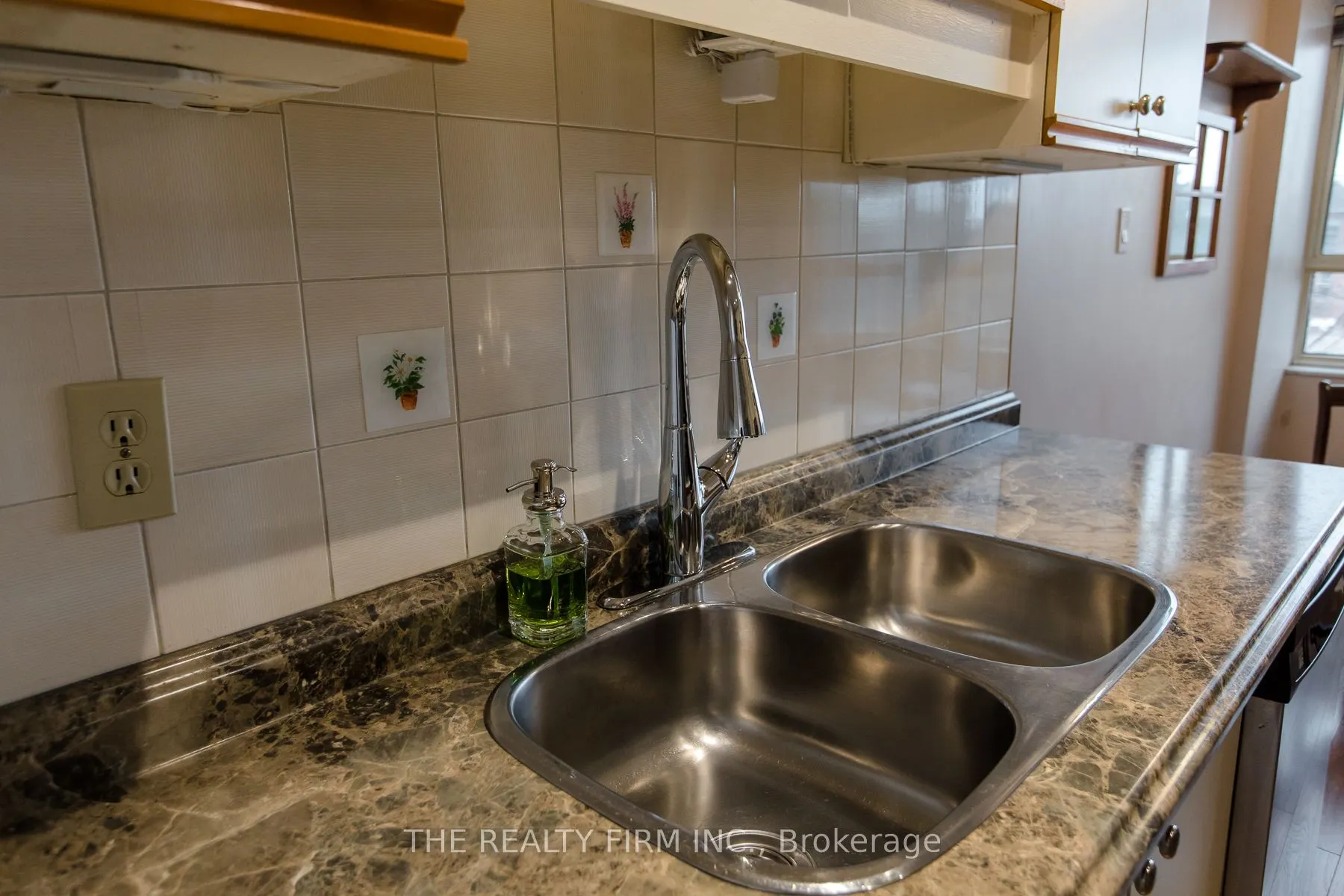 100 County Court Boulevard, #406