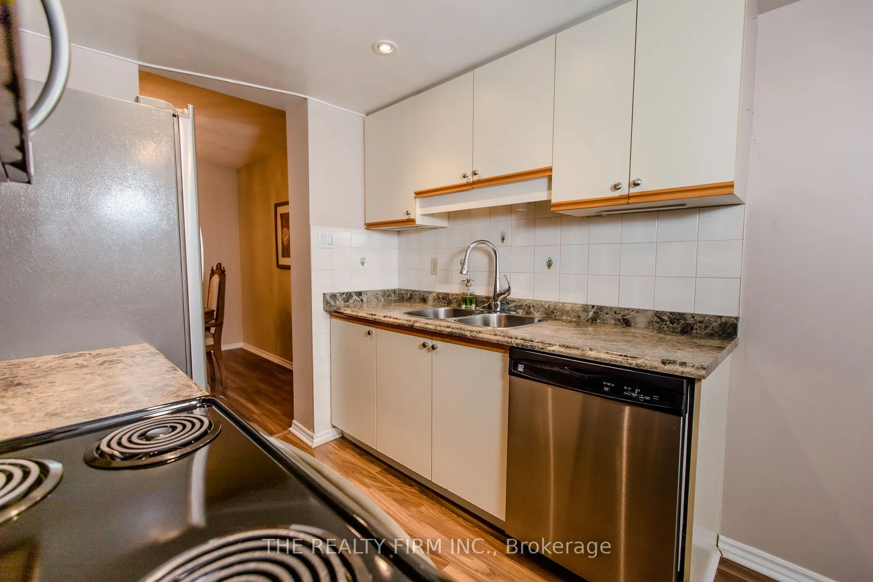 100 County Court Boulevard, #406