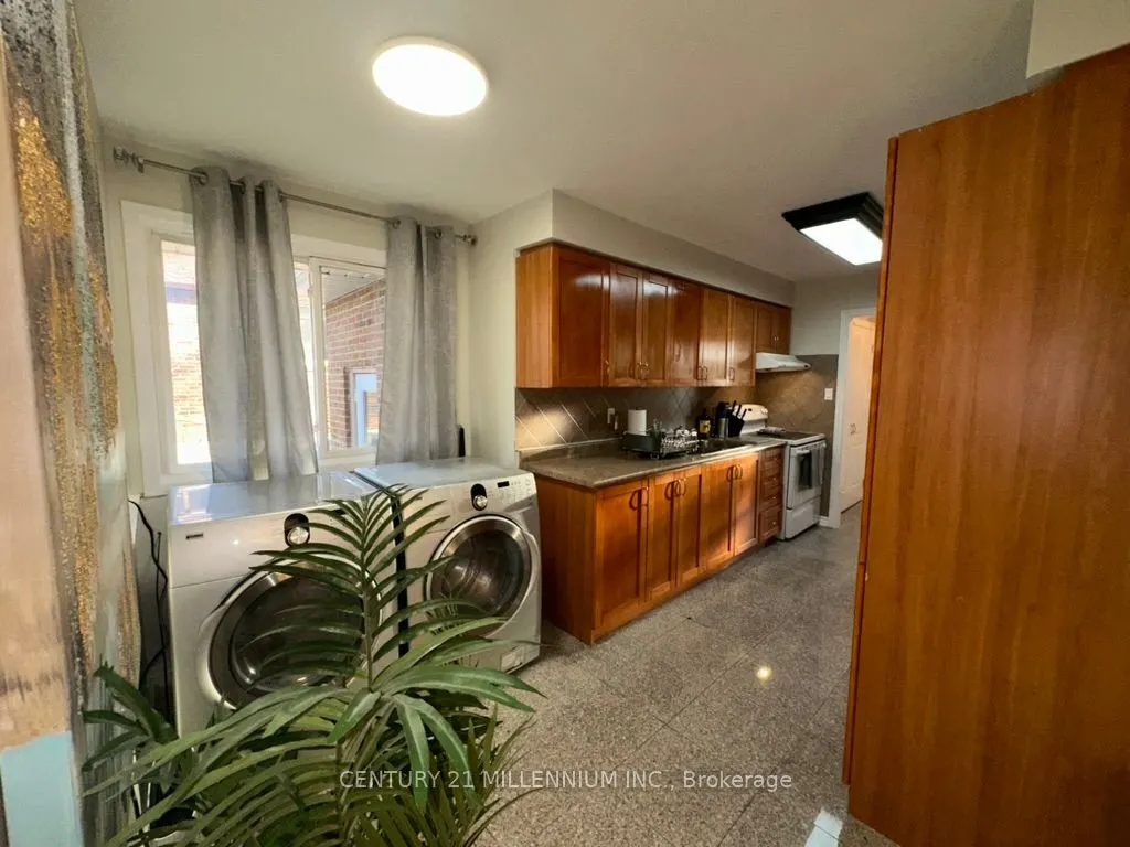 149 Manitou Crescent, #Upper