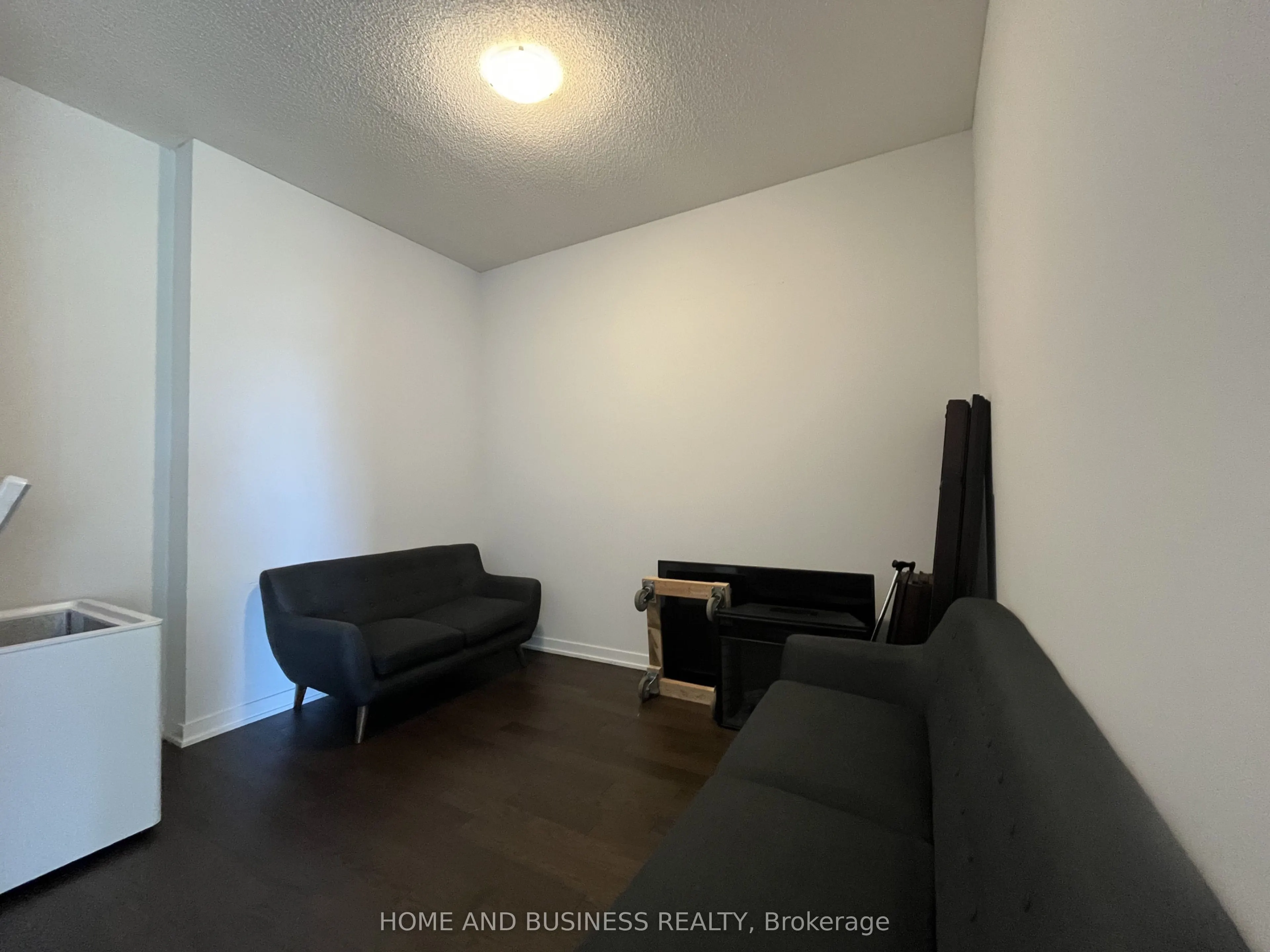 510 Curran Place, #402