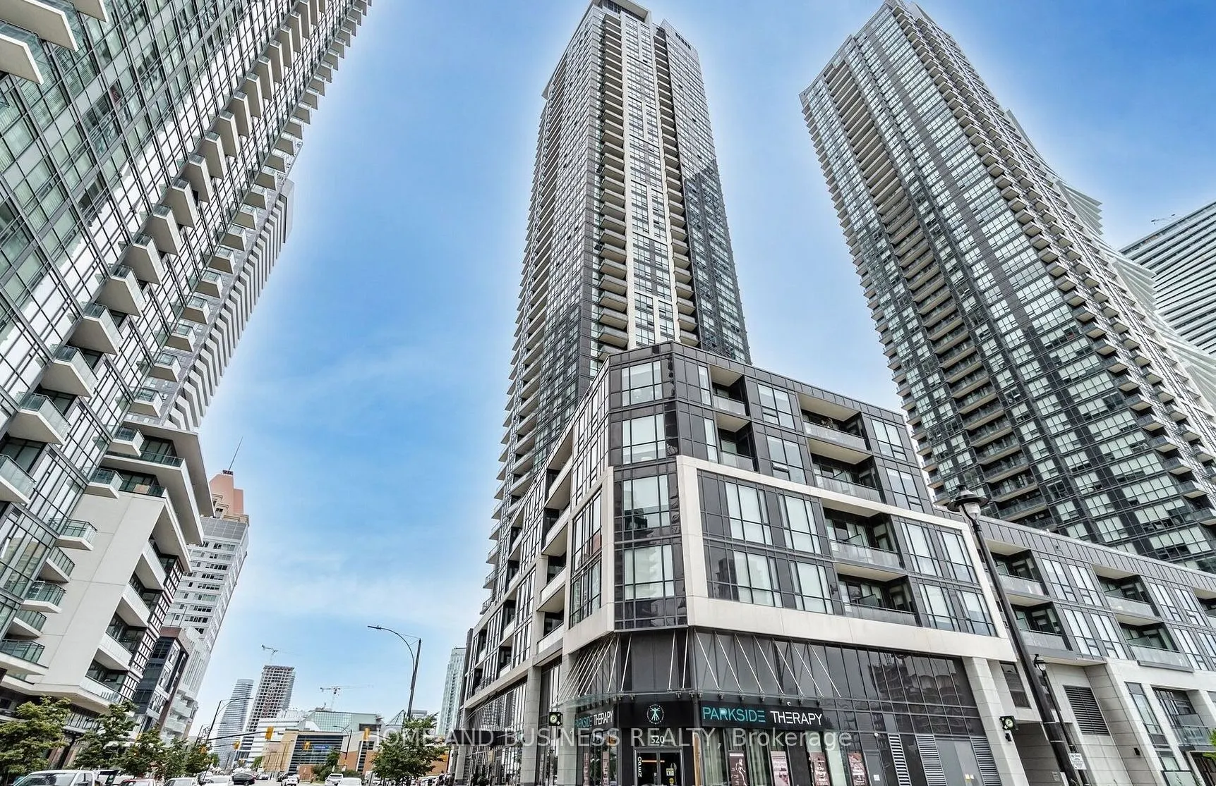 510 Curran Place, #402