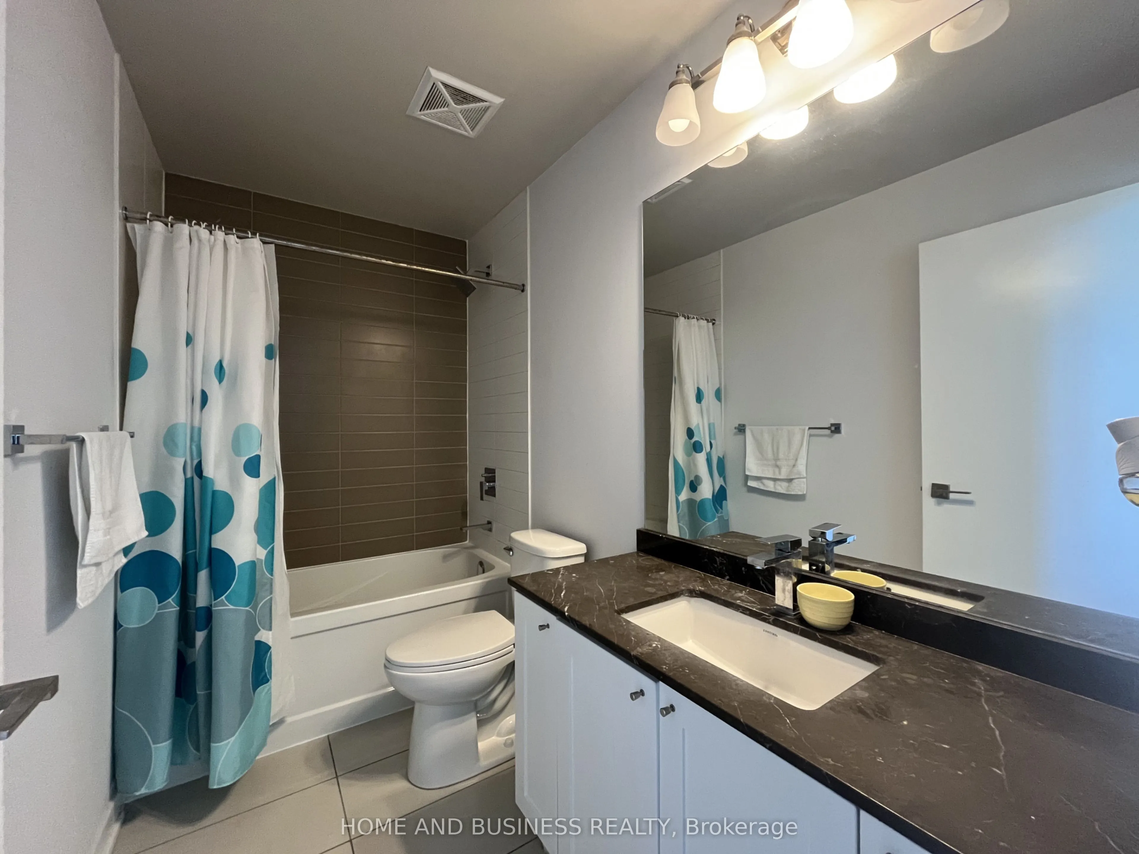 510 Curran Place, #402
