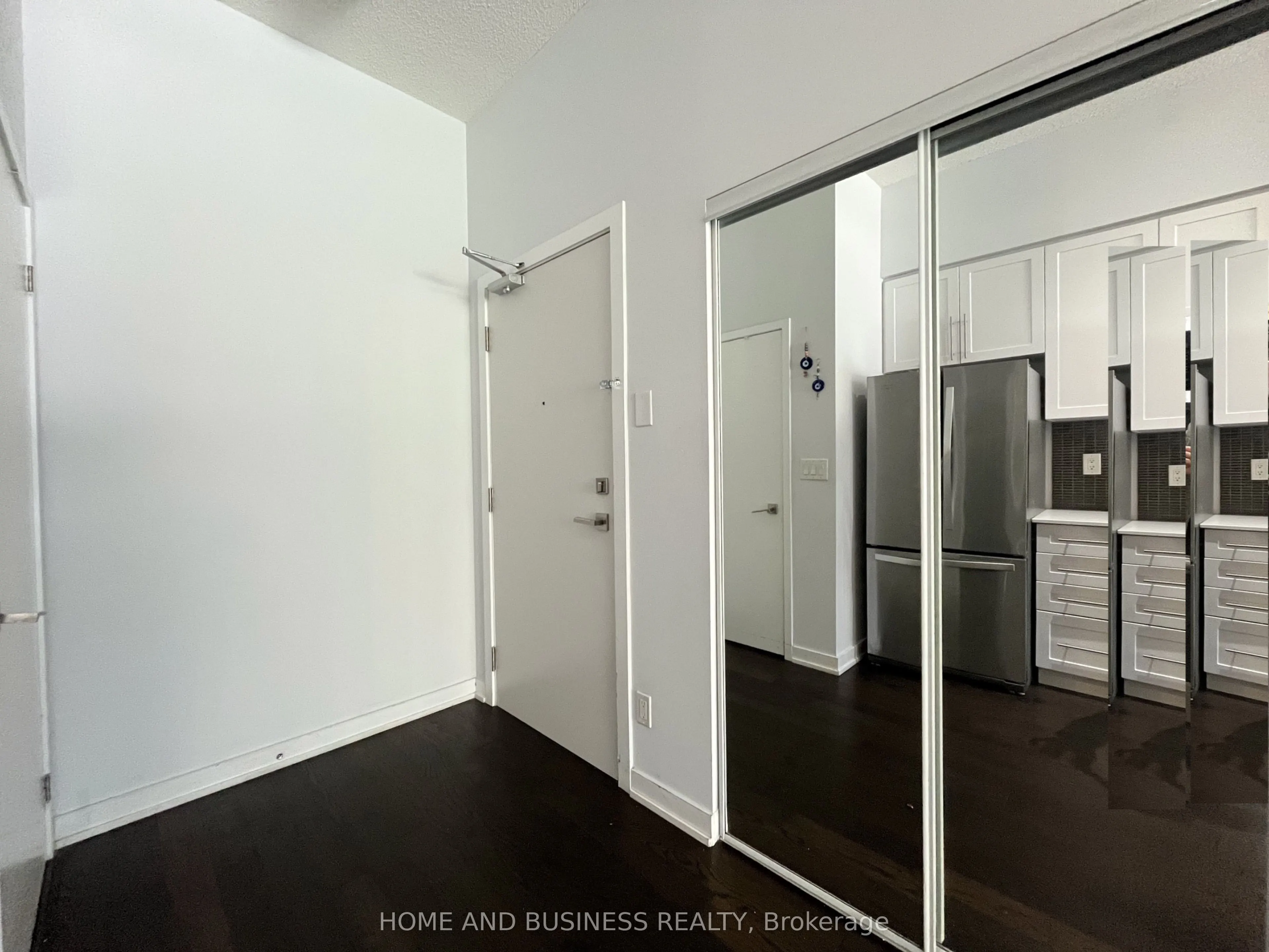 510 Curran Place, #402