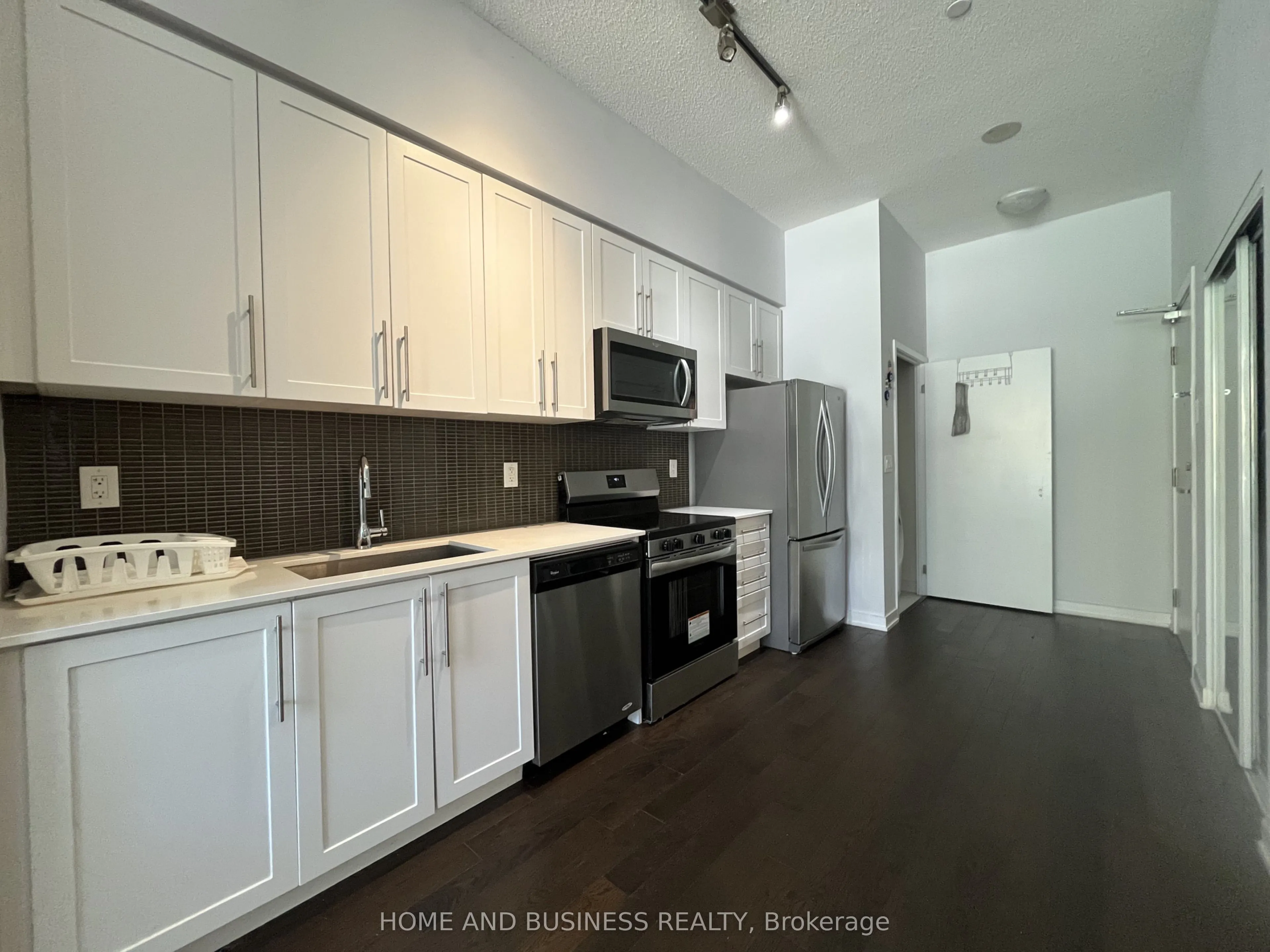 510 Curran Place, #402