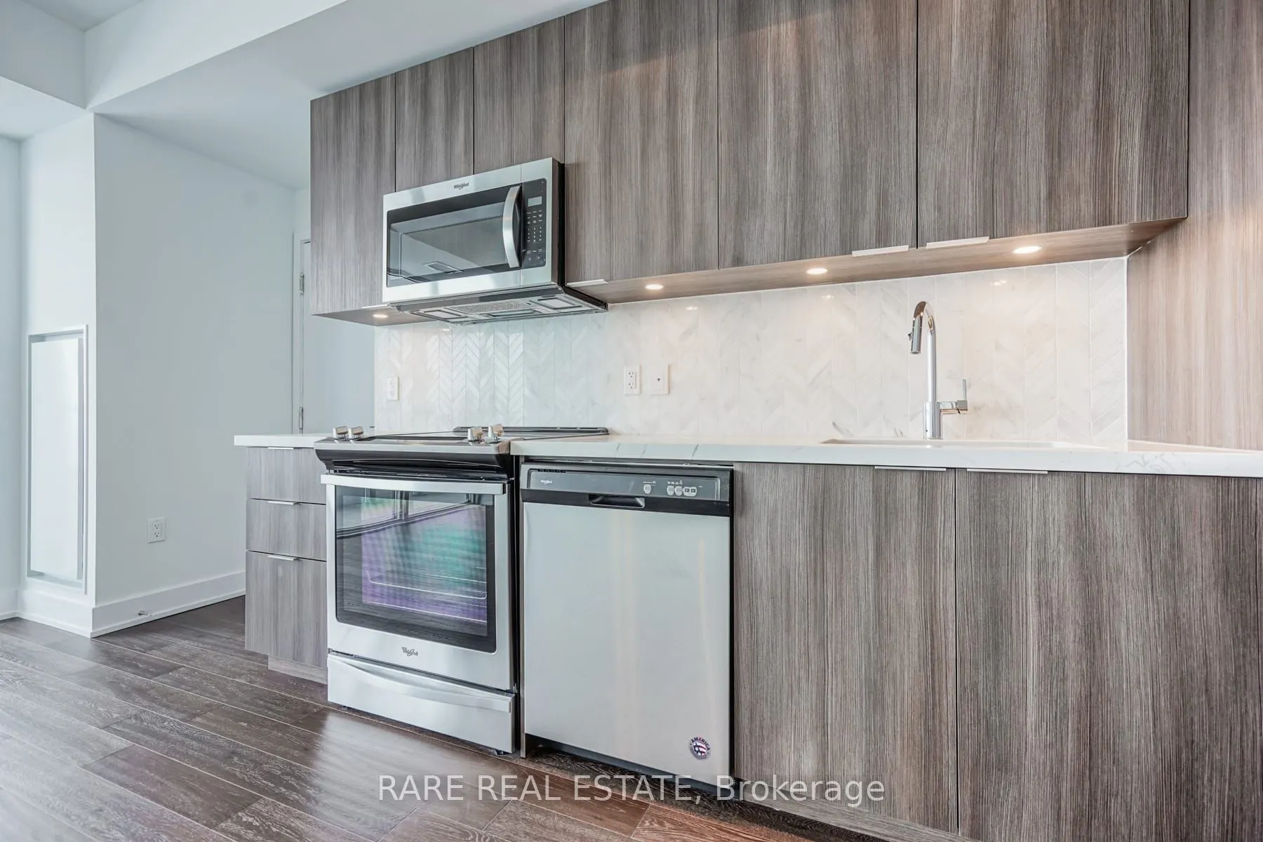 30 Shore Breeze Drive, #5902