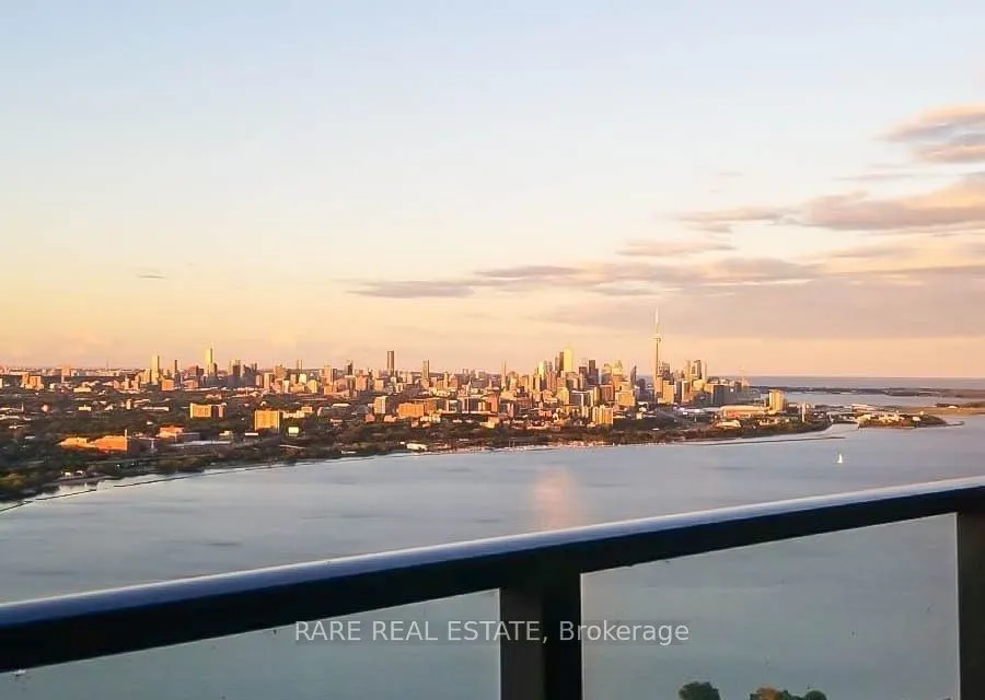 30 Shore Breeze Drive, #5902