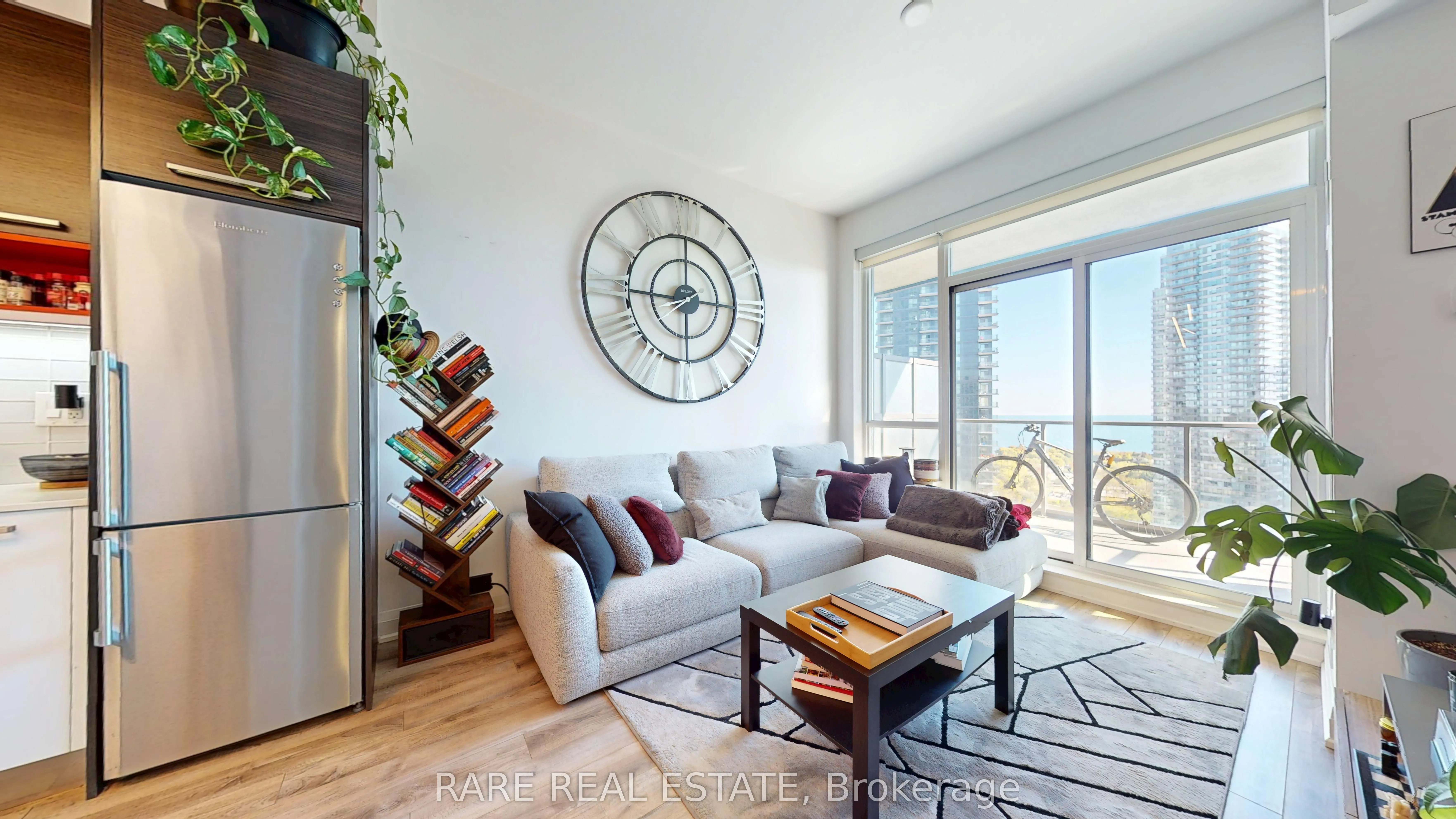 36 Park Lawn Road, #2102