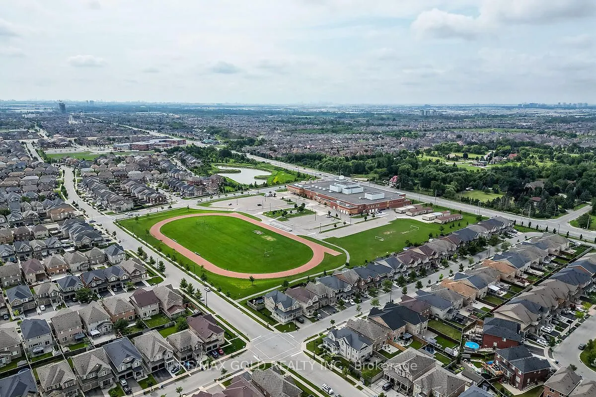 7 Dolomite Drive