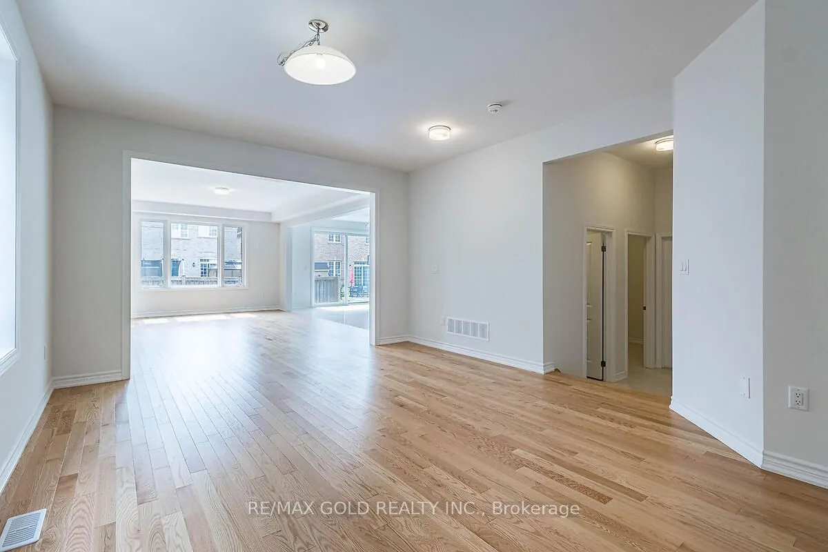7 Dolomite Drive