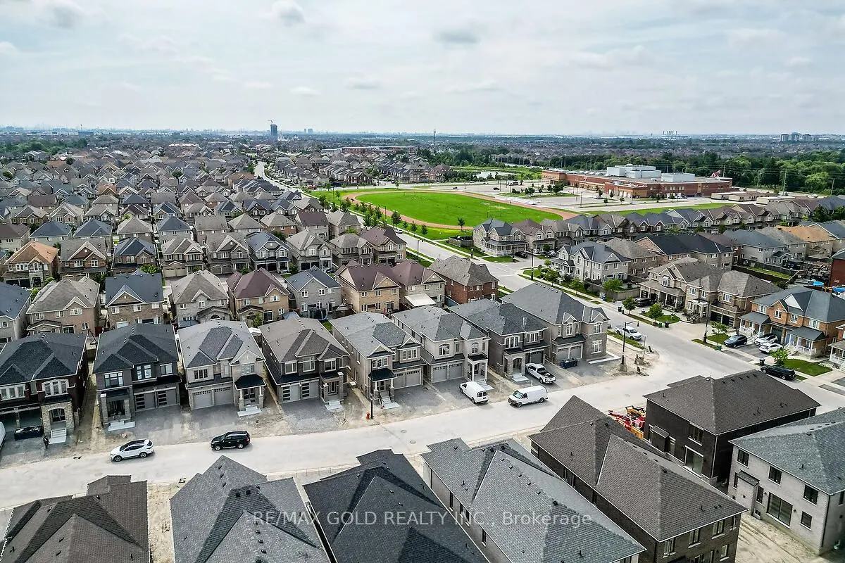 7 Dolomite Drive