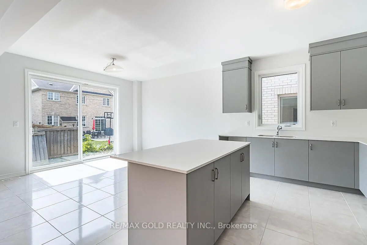 7 Dolomite Drive