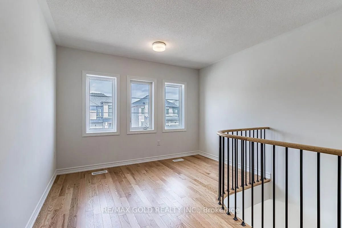 7 Dolomite Drive