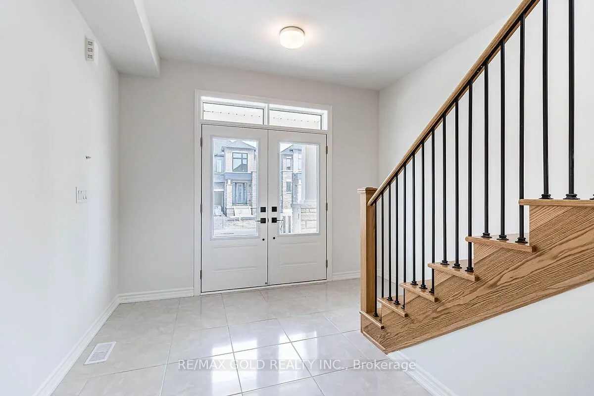 7 Dolomite Drive