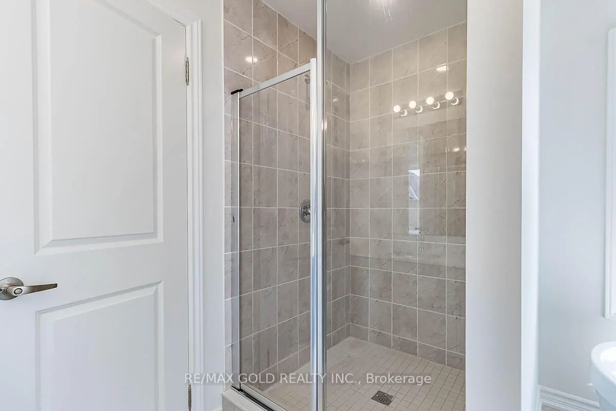 7 Dolomite Drive