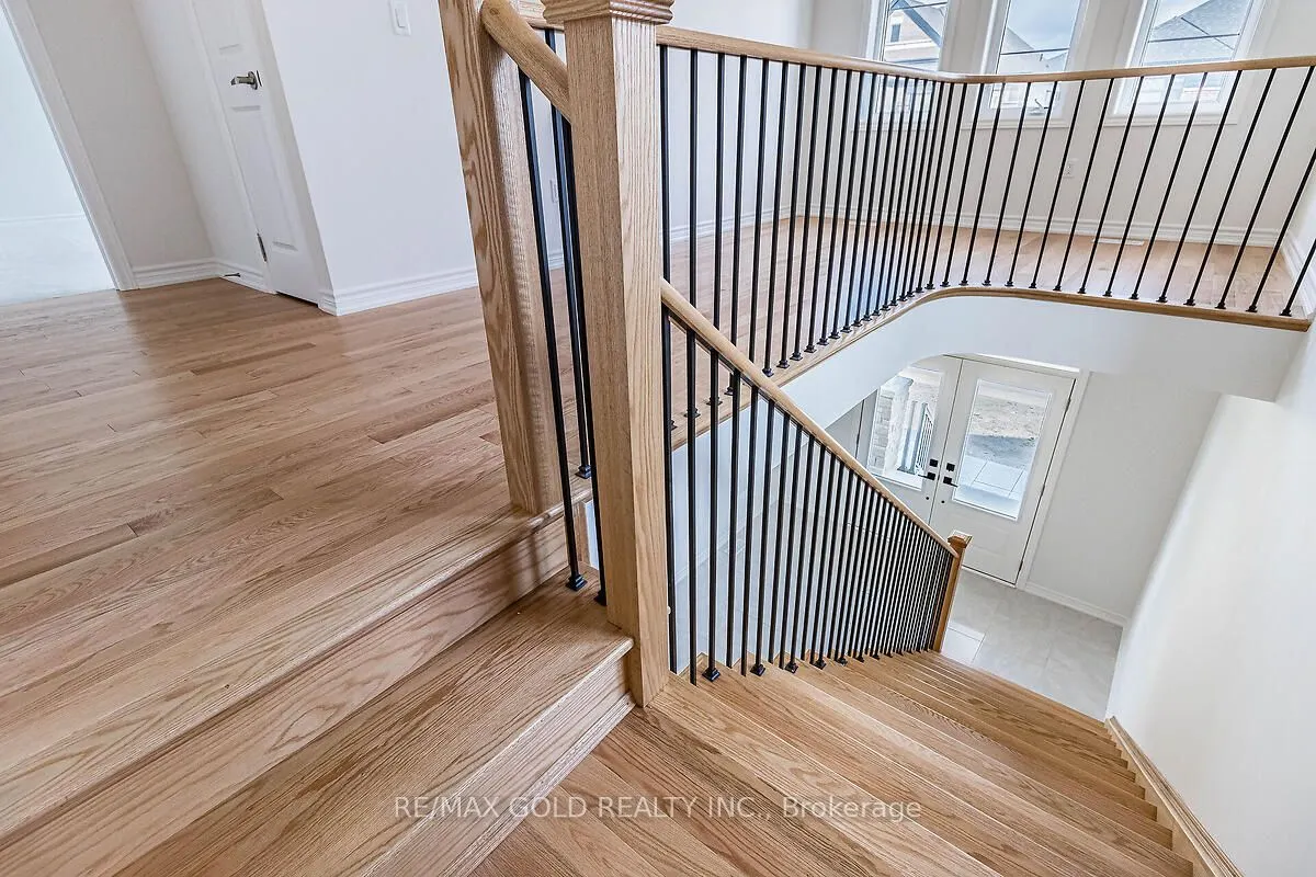 7 Dolomite Drive