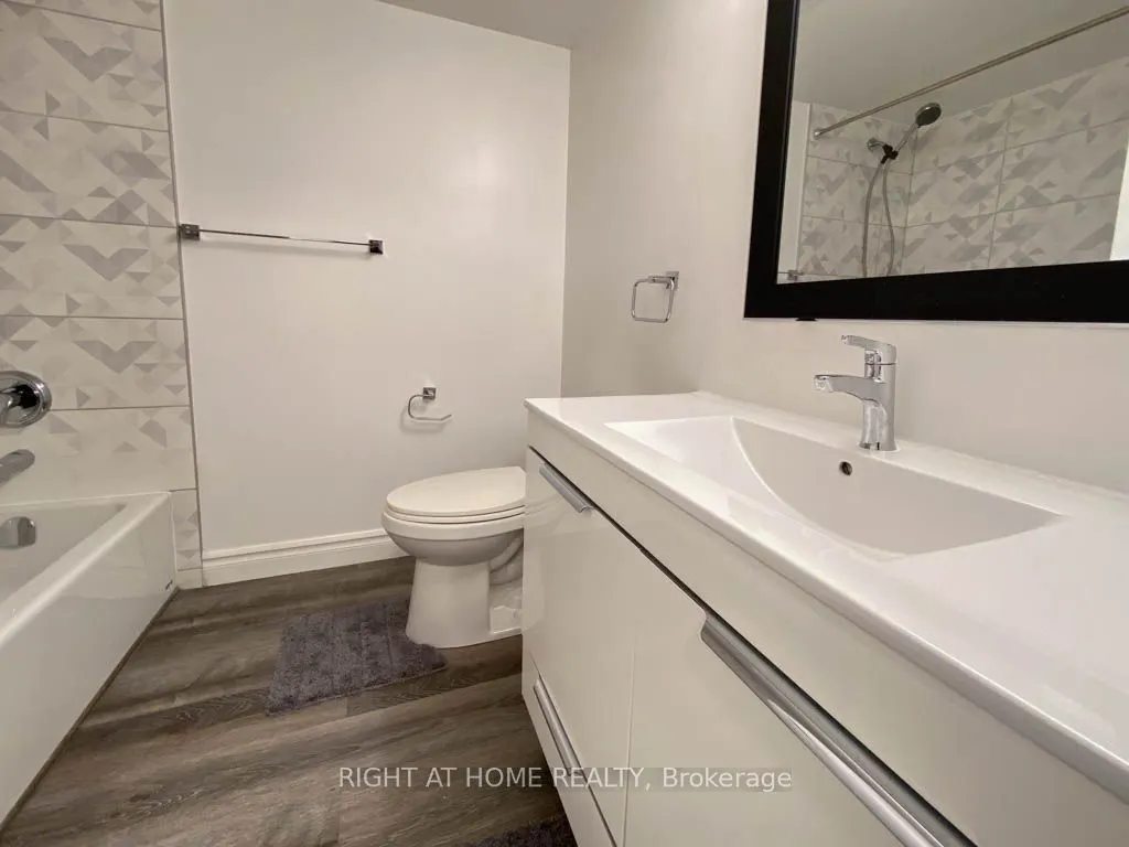 55 Kingsbridge Garden Circle, #313