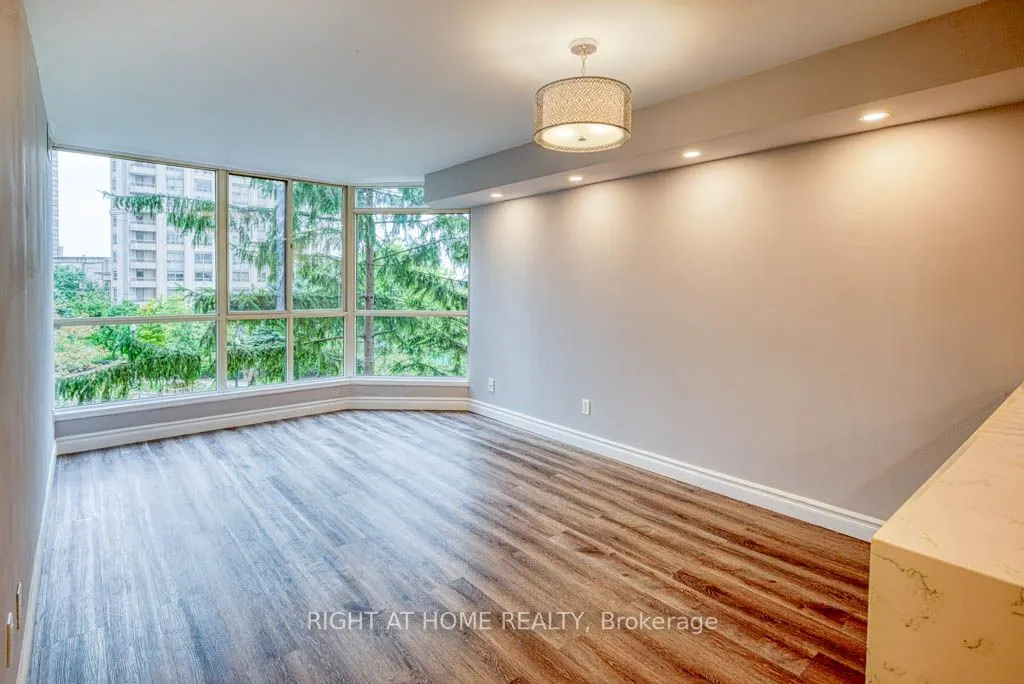 55 Kingsbridge Garden Circle, #313