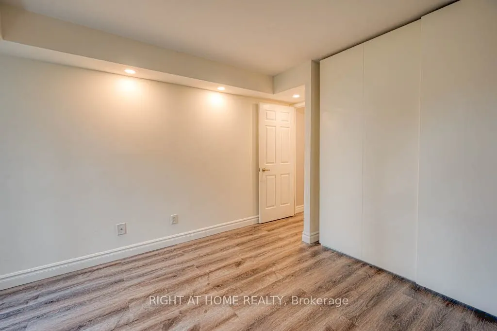 55 Kingsbridge Garden Circle, #313