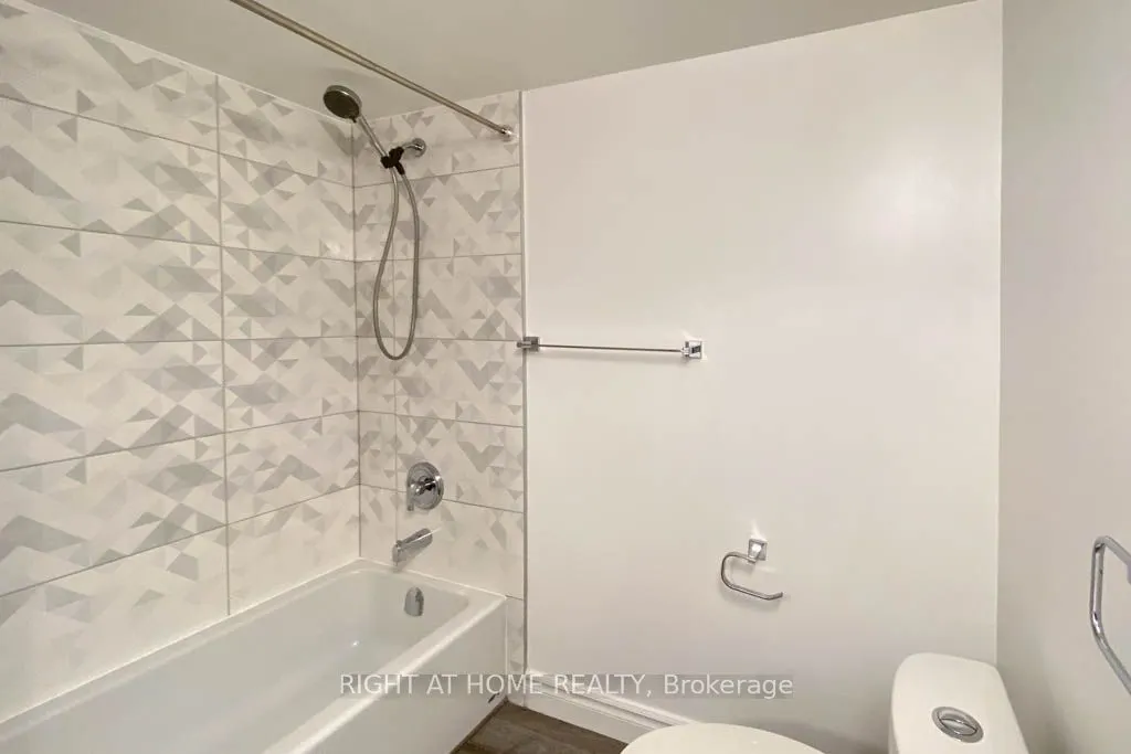55 Kingsbridge Garden Circle, #313