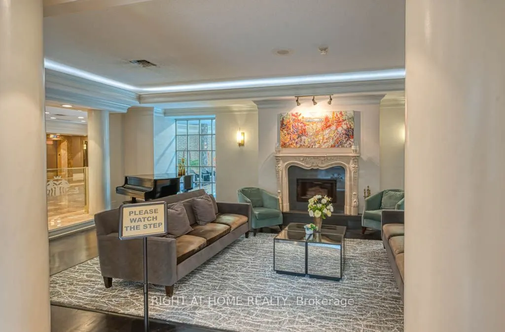 55 Kingsbridge Garden Circle, #313