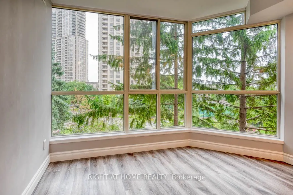 55 Kingsbridge Garden Circle, #313