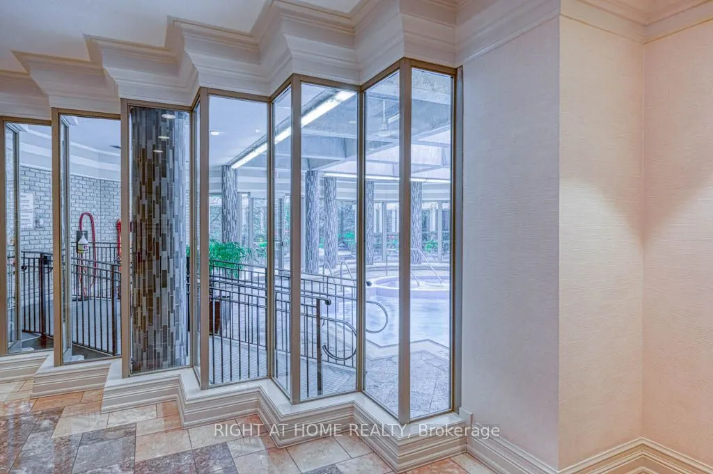 55 Kingsbridge Garden Circle, #313