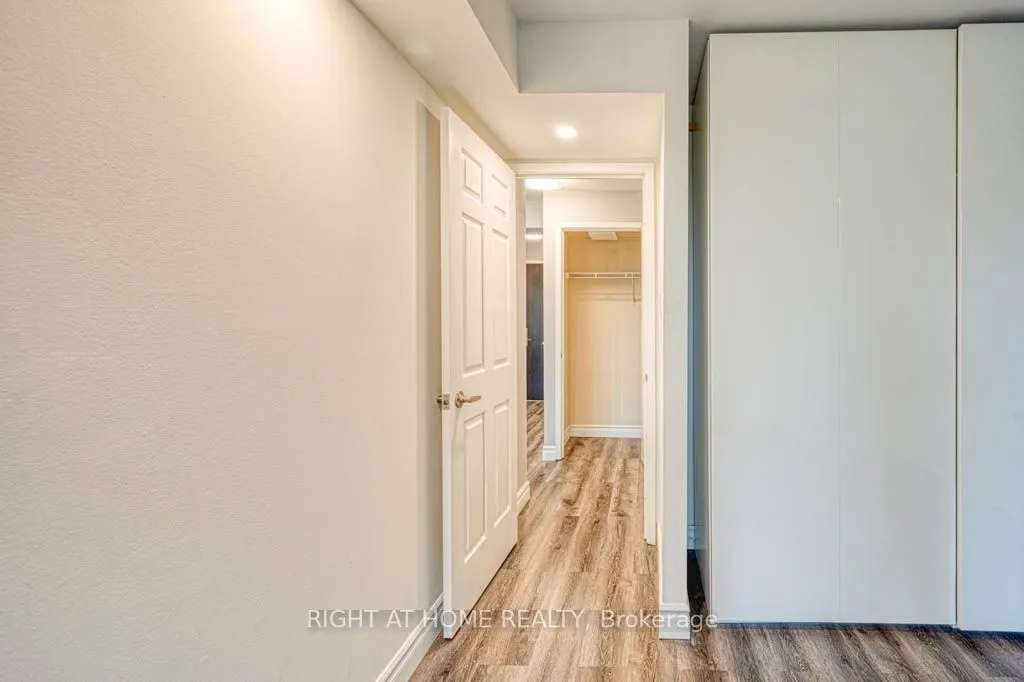 55 Kingsbridge Garden Circle, #313