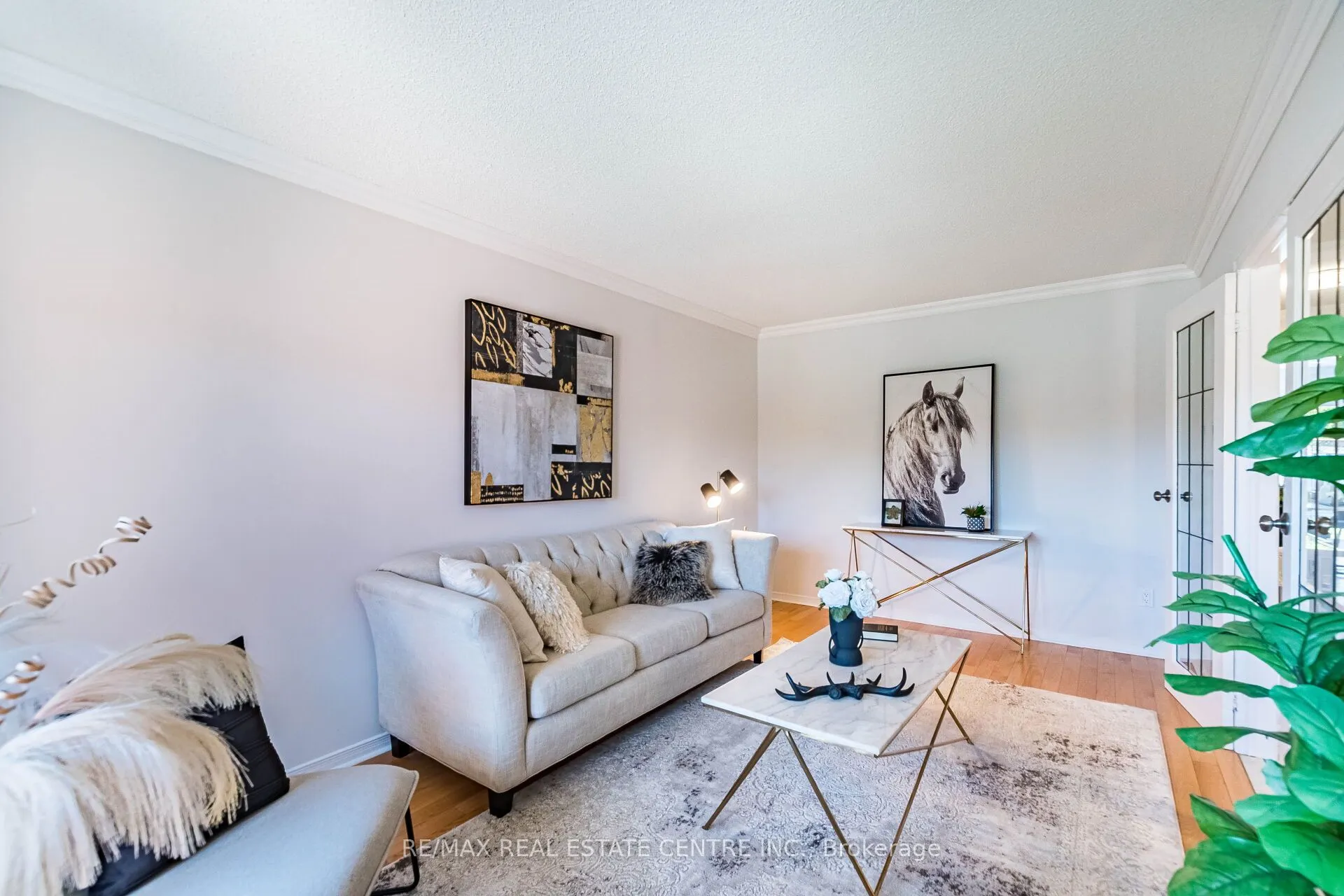 963 Summerbreeze Court