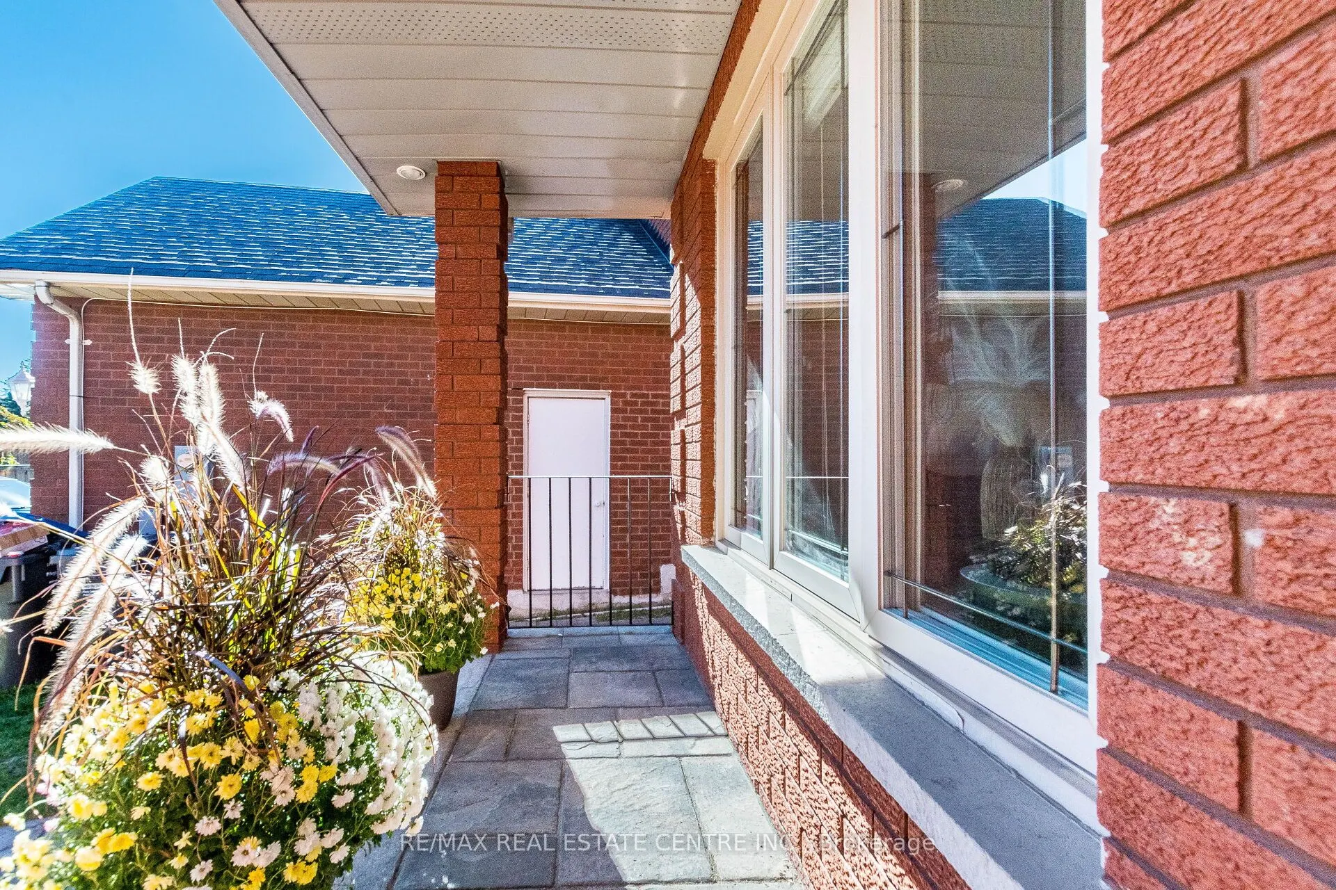 963 Summerbreeze Court