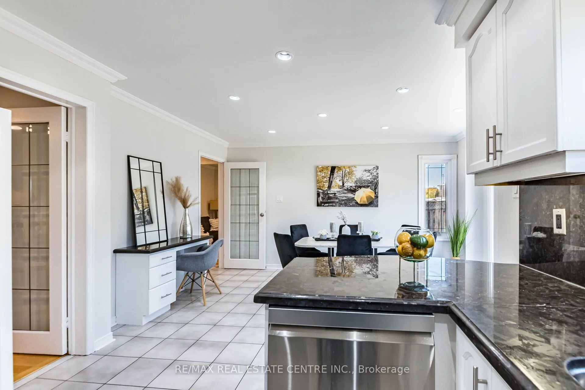963 Summerbreeze Court