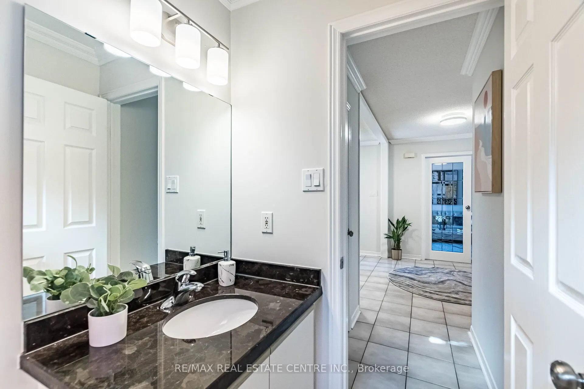 963 Summerbreeze Court