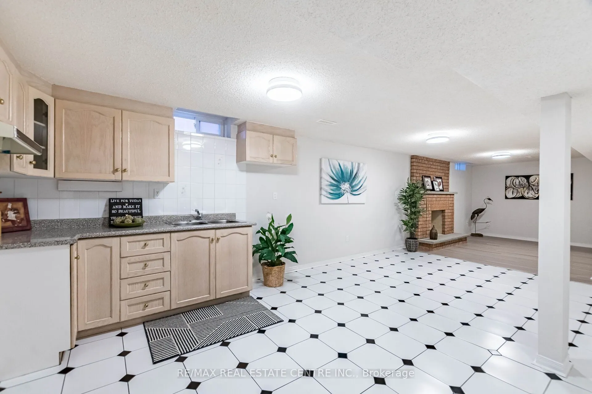 963 Summerbreeze Court