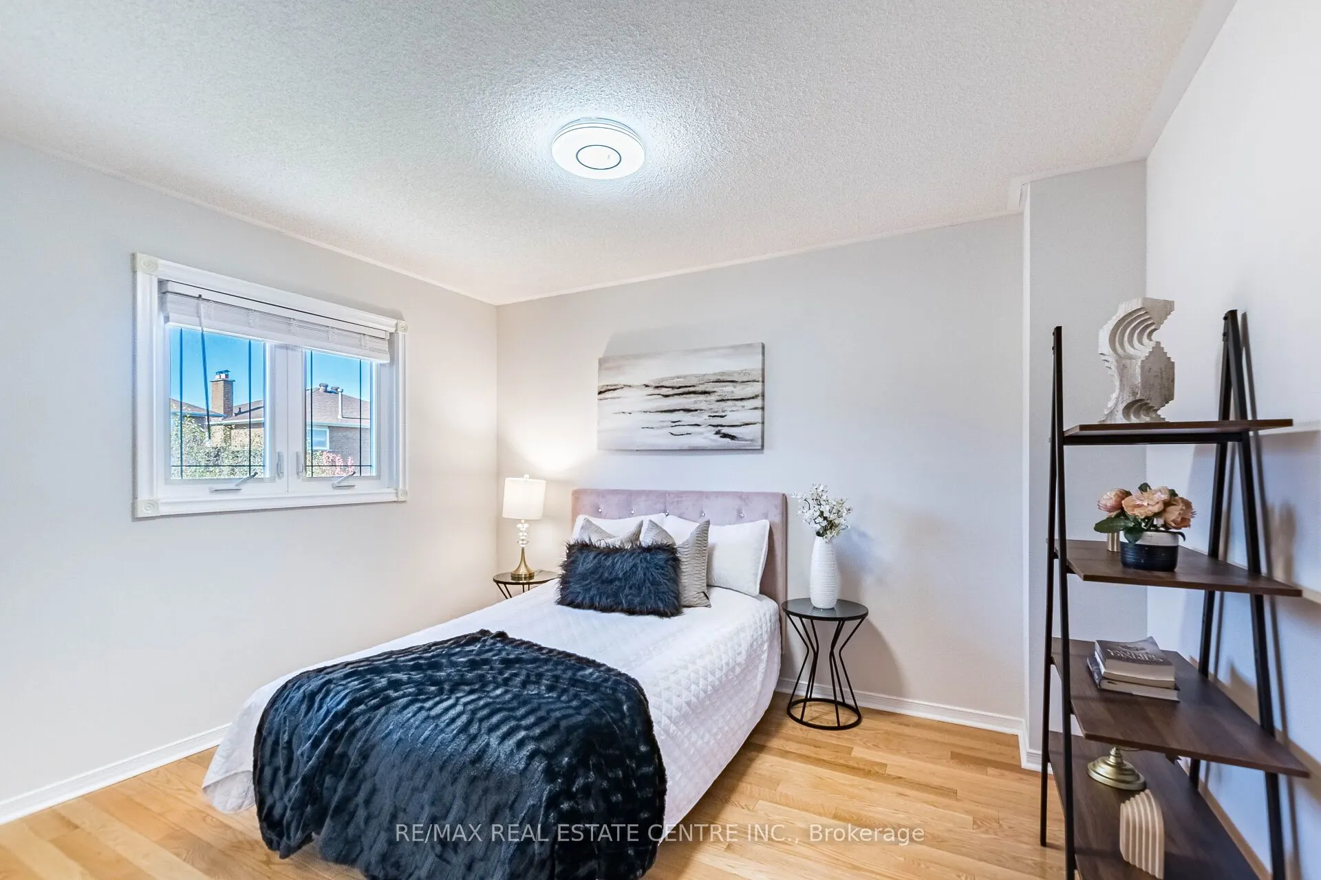 963 Summerbreeze Court