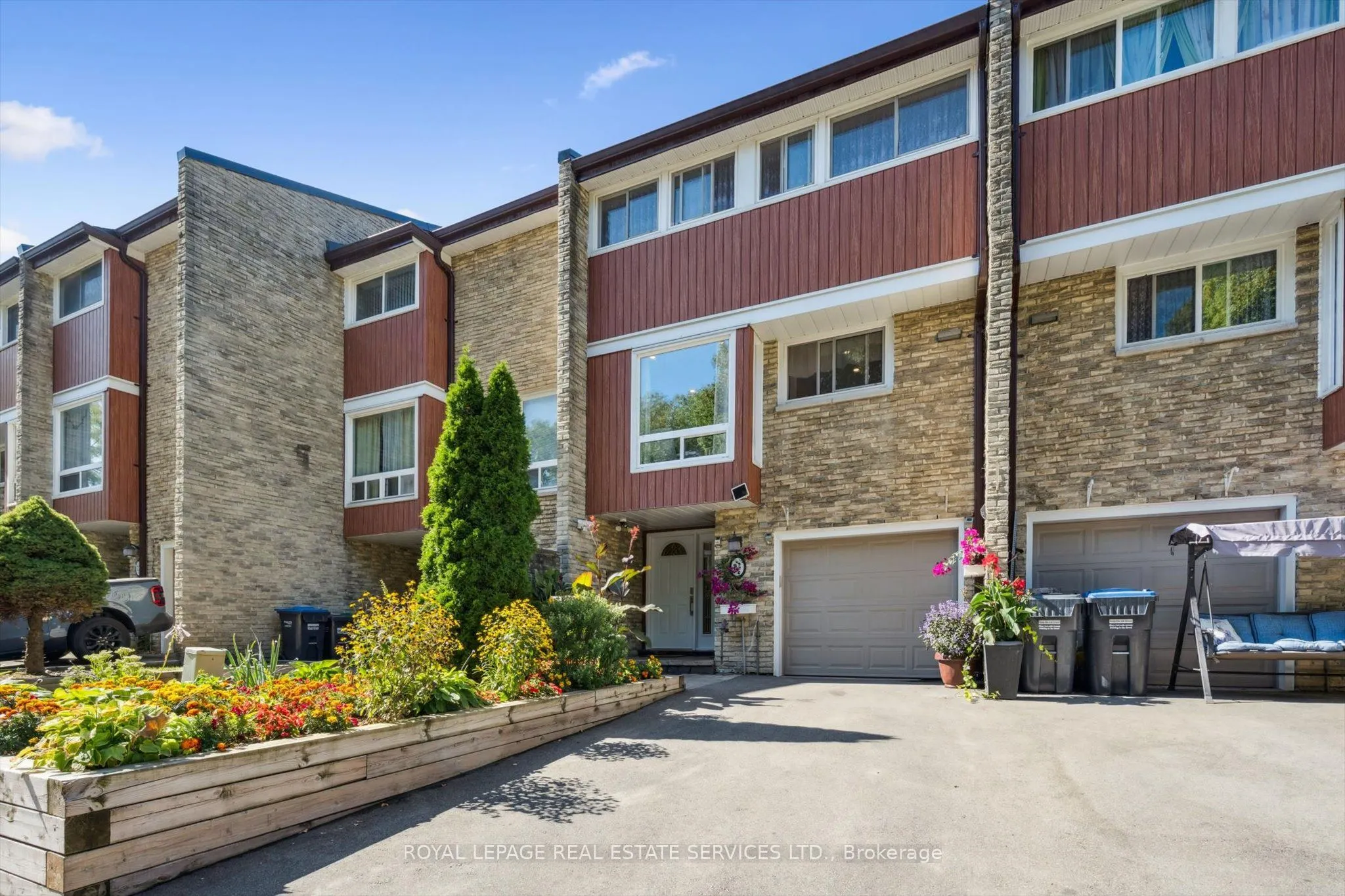 915 Inverhouse Drive, #24