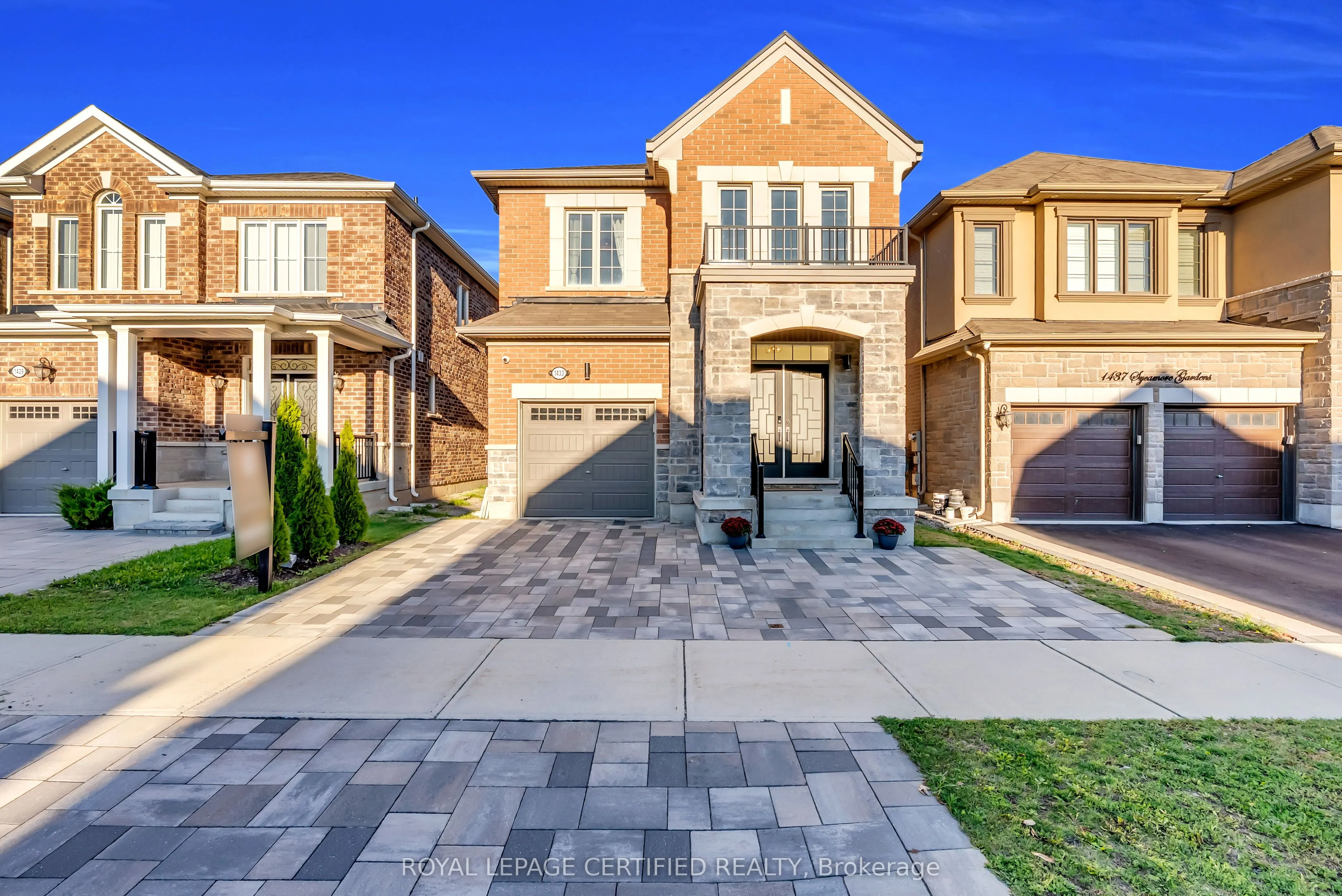 1433 Sycamore Garden