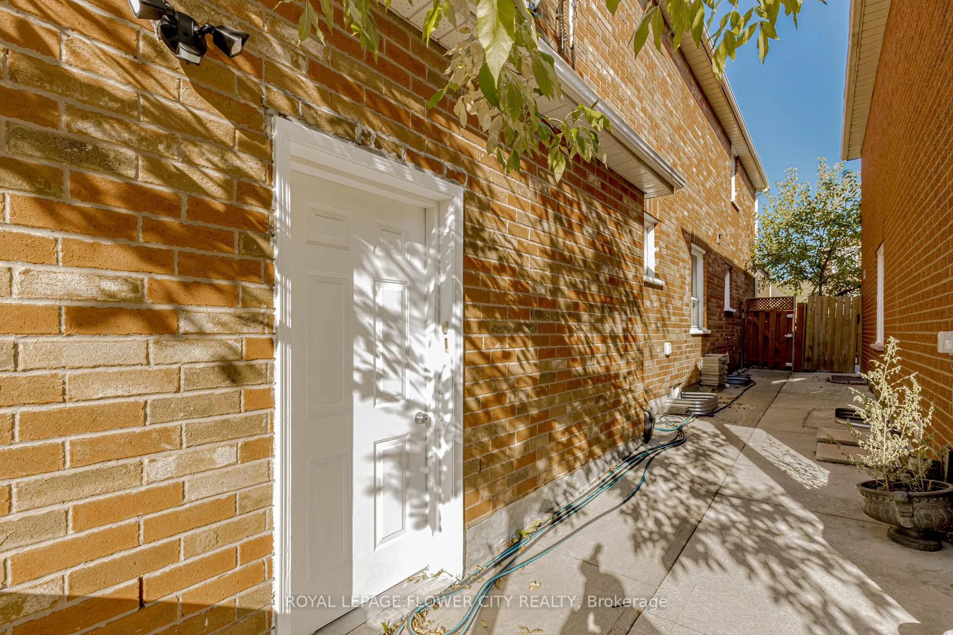 30 Foxtail Road