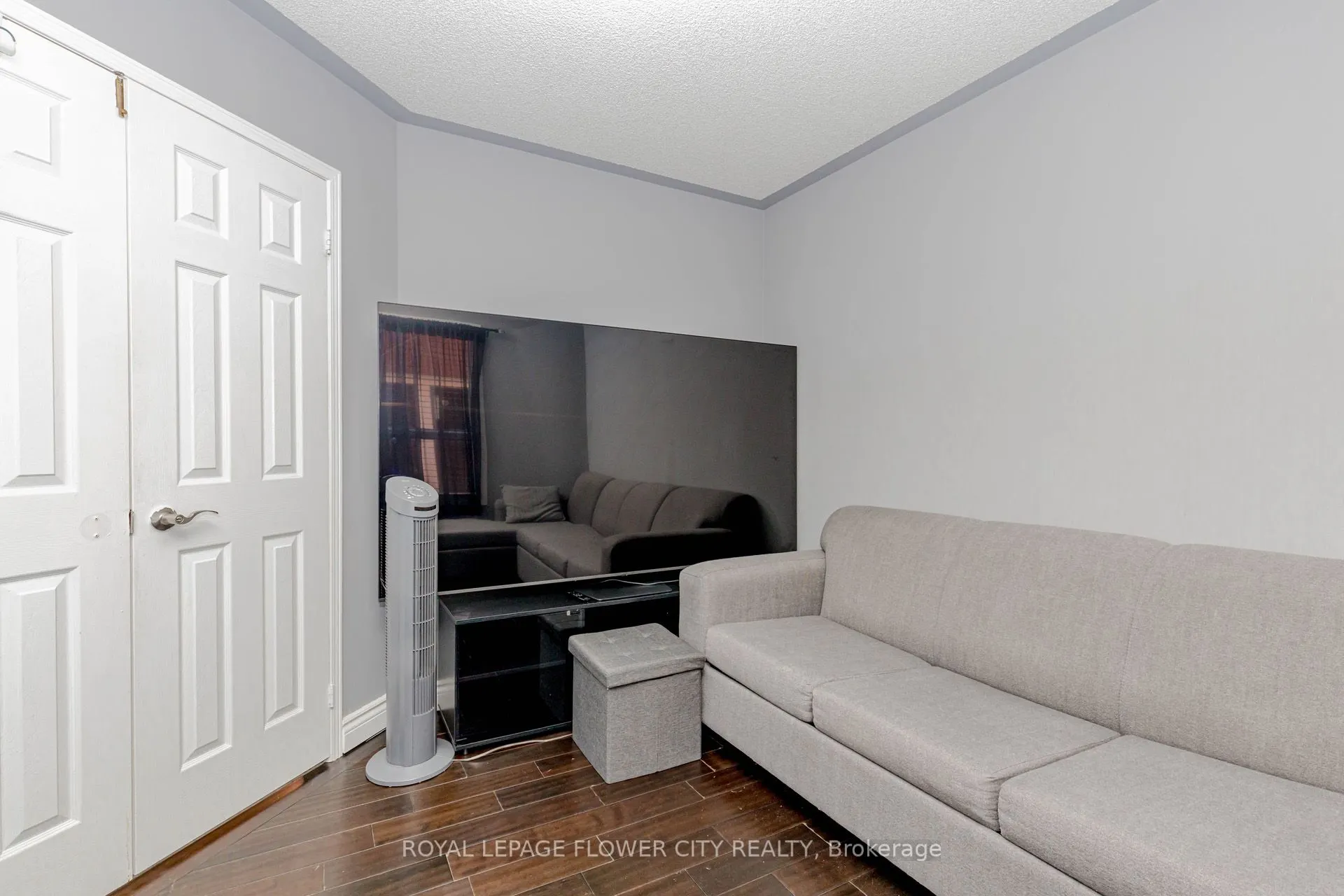 30 Foxtail Road