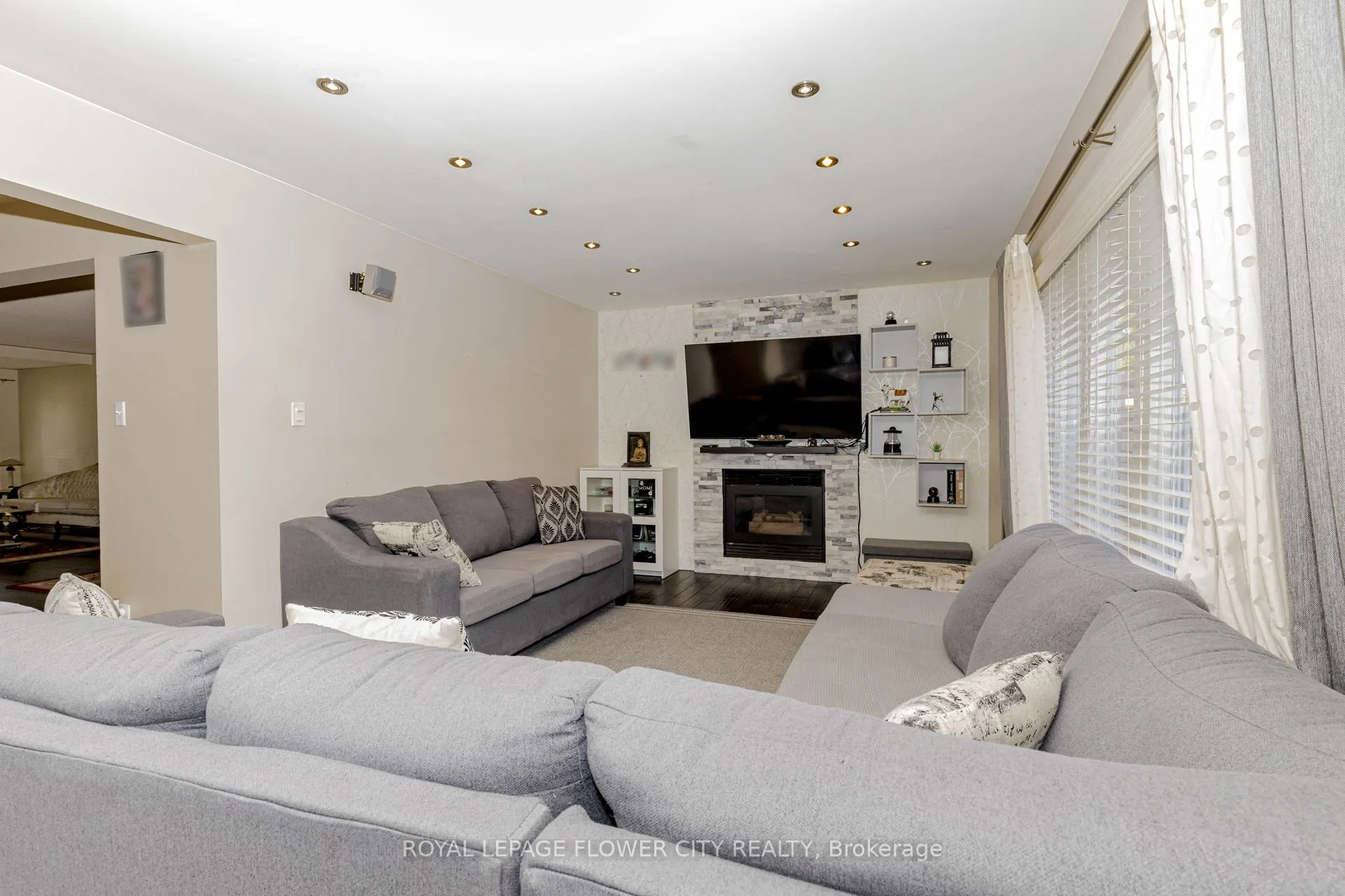 30 Foxtail Road