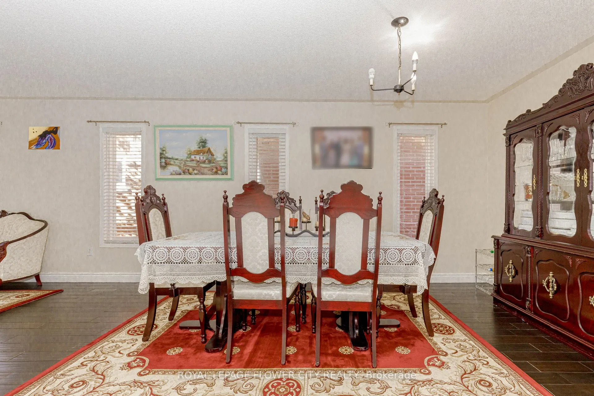 30 Foxtail Road
