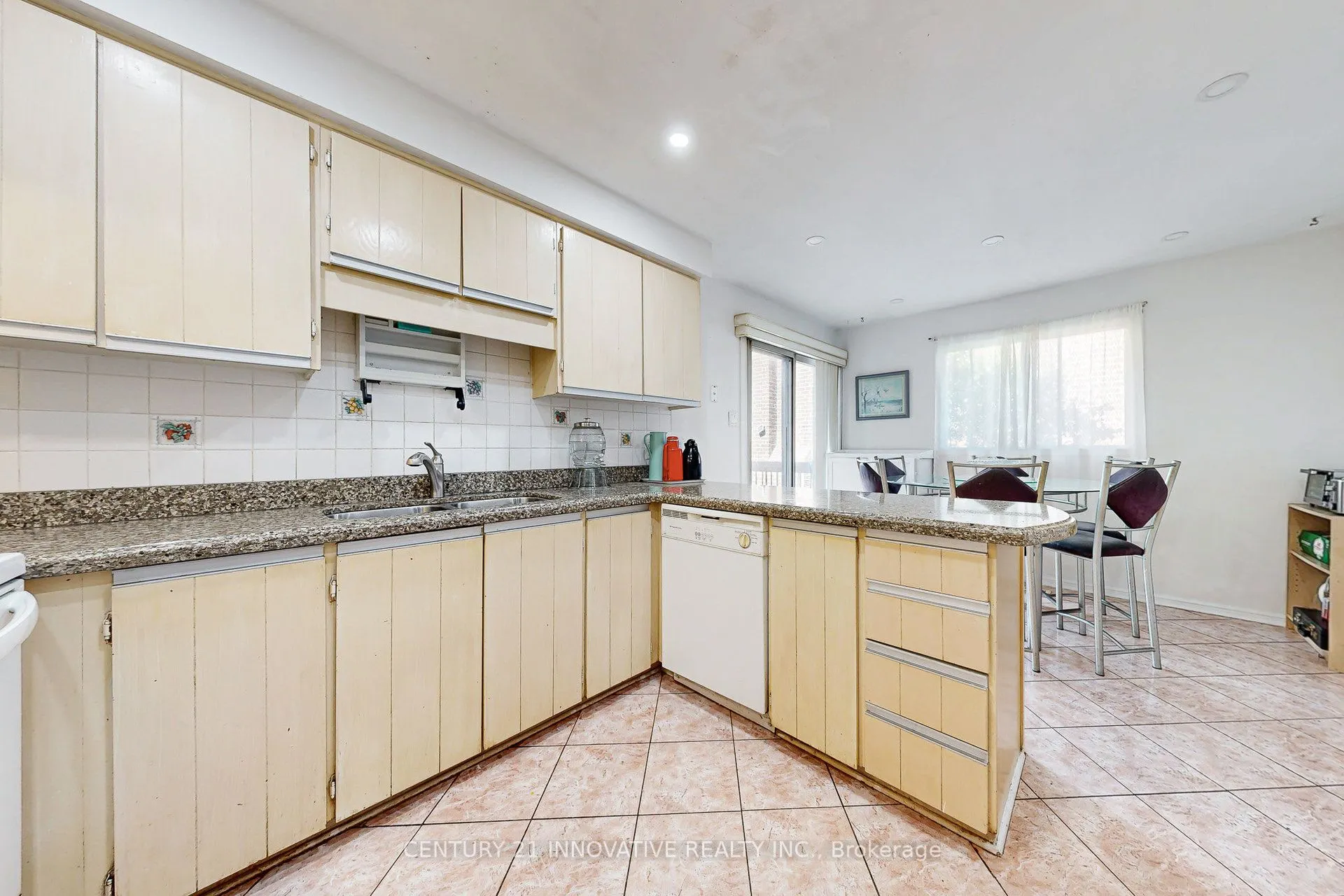 816 Willowbank Trail