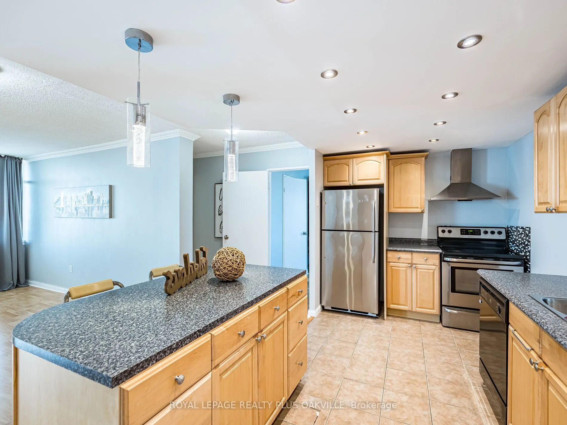 3100 Kirwin Avenue, #2006