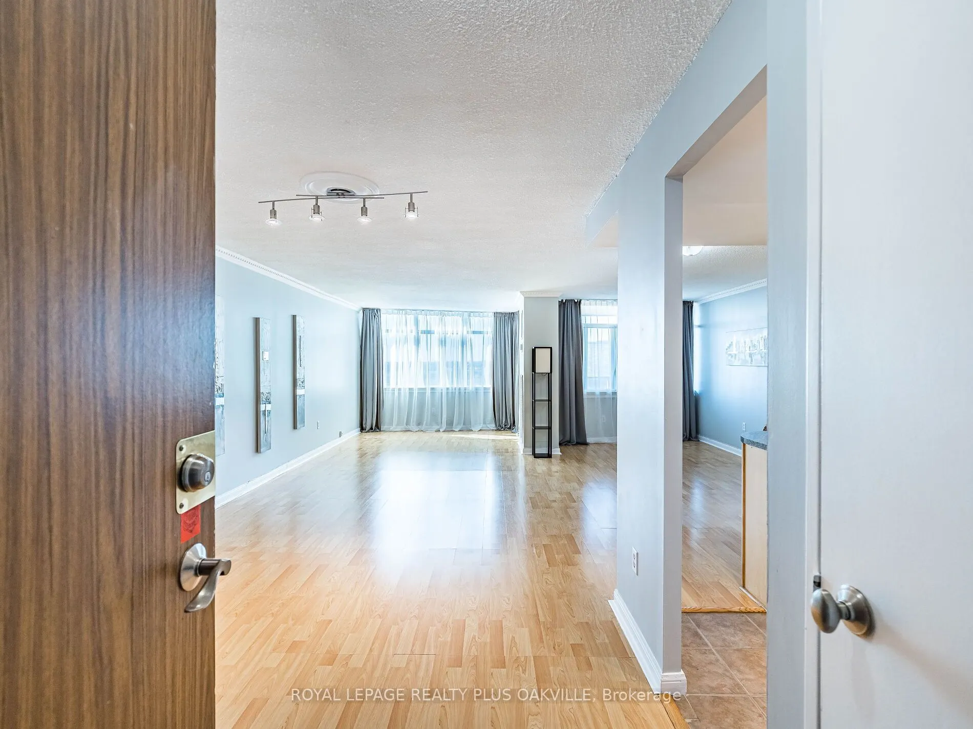 3100 Kirwin Avenue, #2006