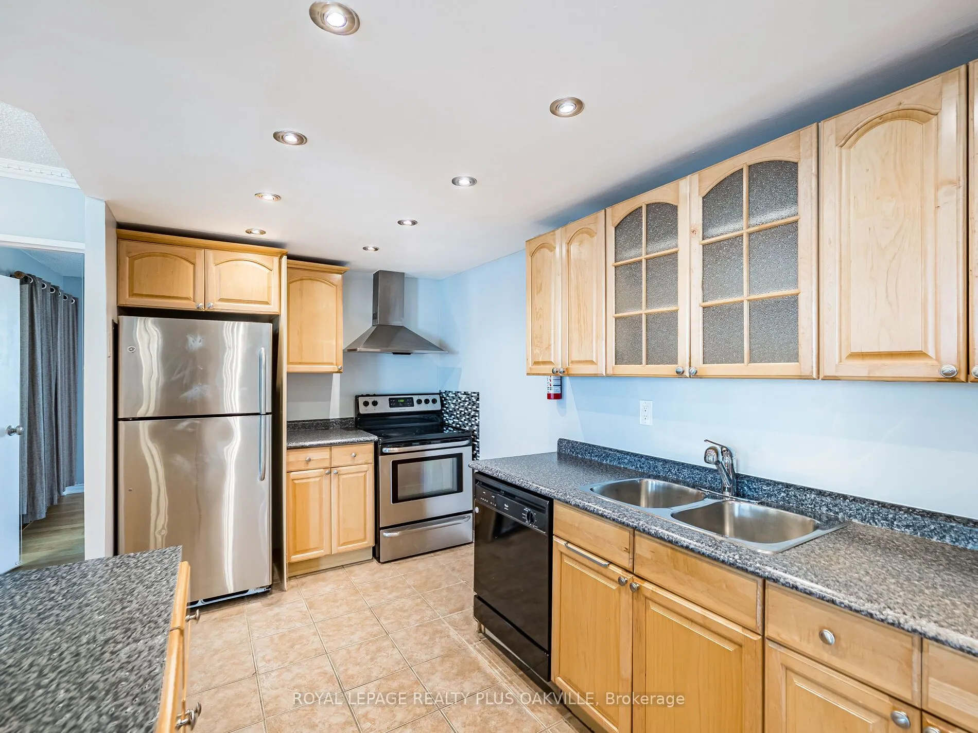 3100 Kirwin Avenue, #2006