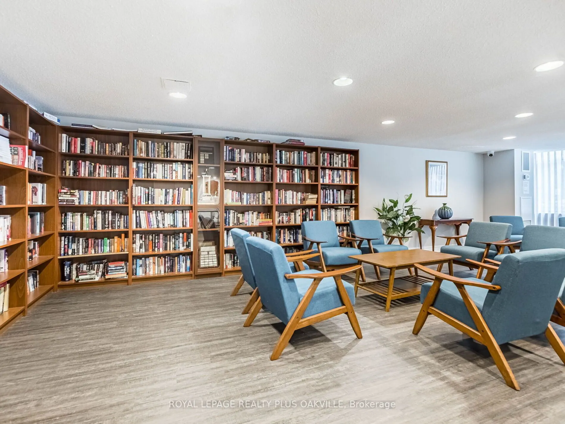 3100 Kirwin Avenue, #2006