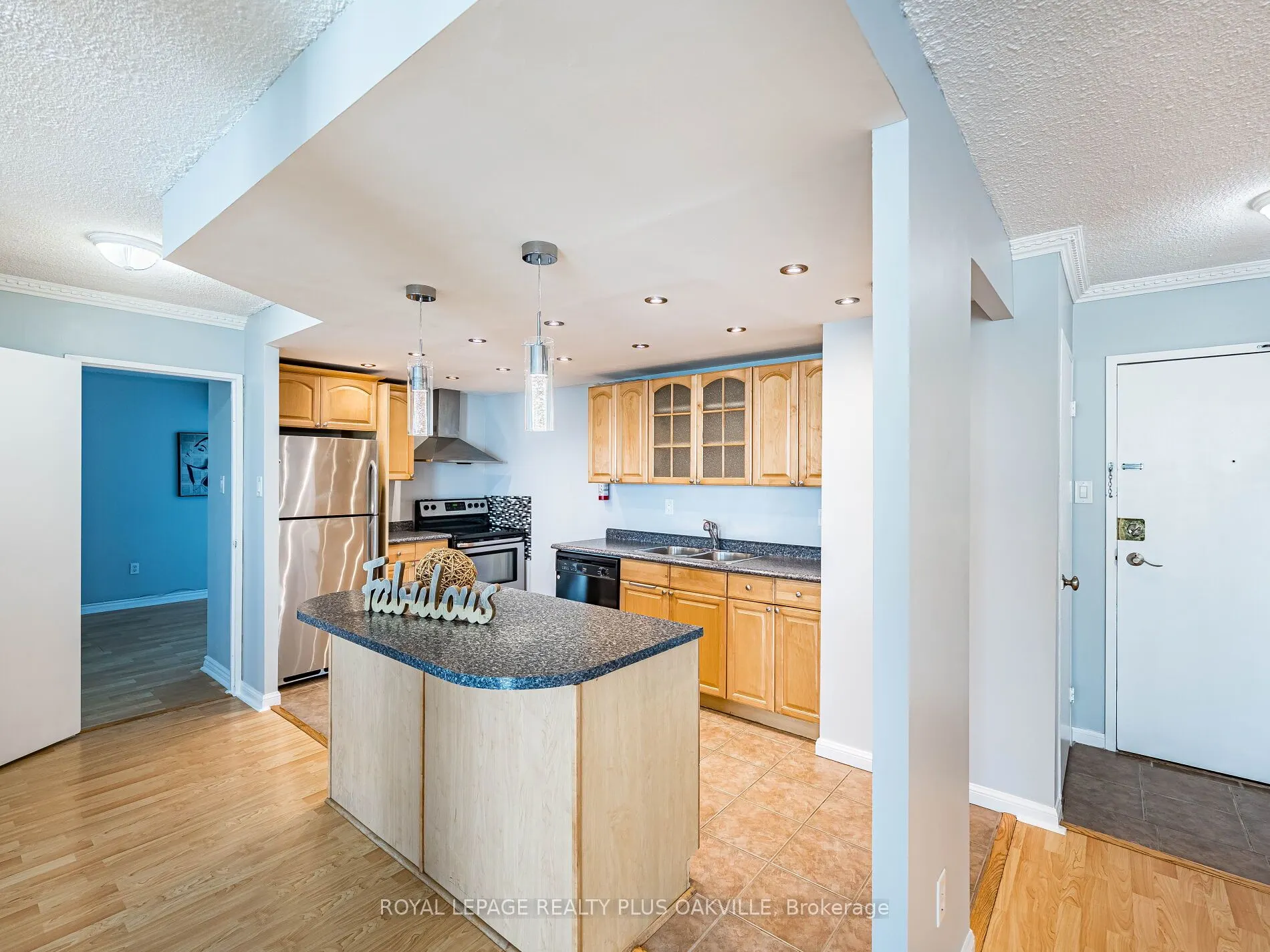 3100 Kirwin Avenue, #2006