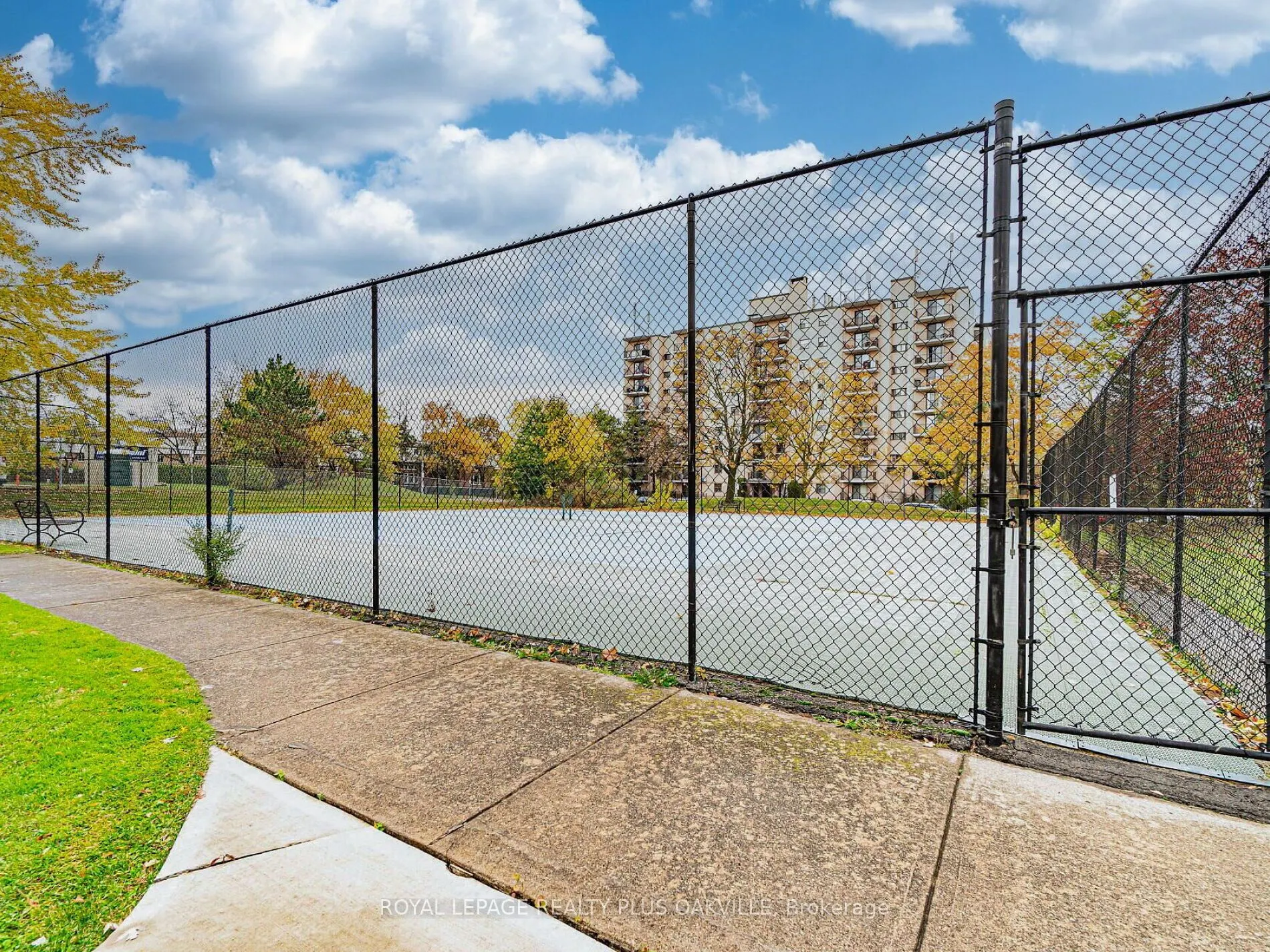3100 Kirwin Avenue, #2006