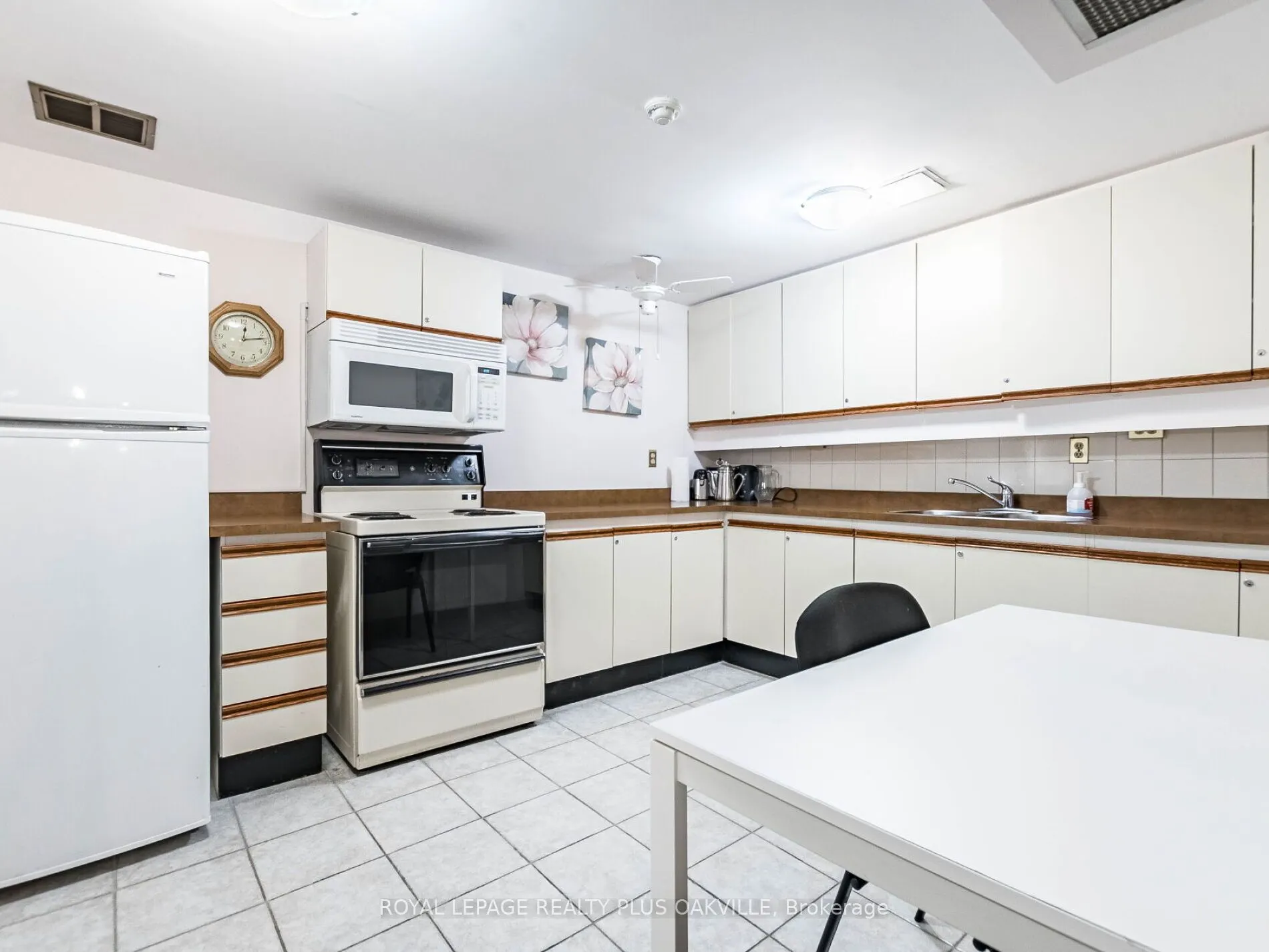 3100 Kirwin Avenue, #2006