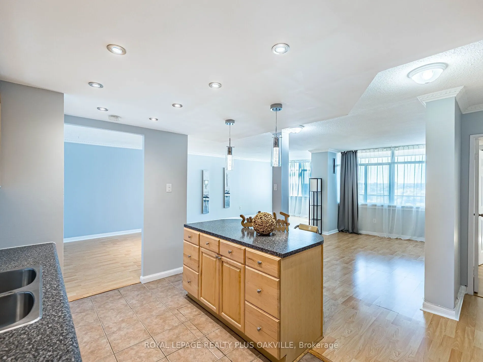 3100 Kirwin Avenue, #2006