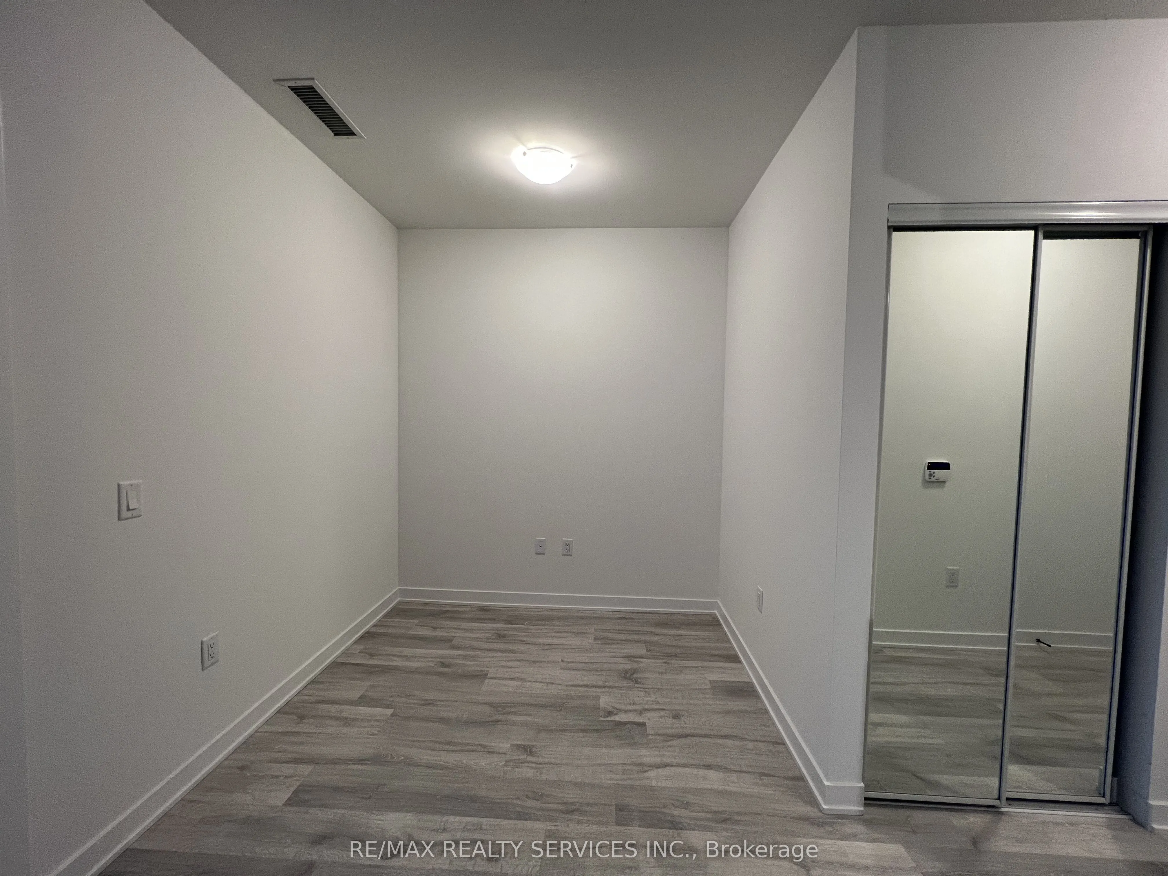 4655 Metcalfe Avenue N, #2209B