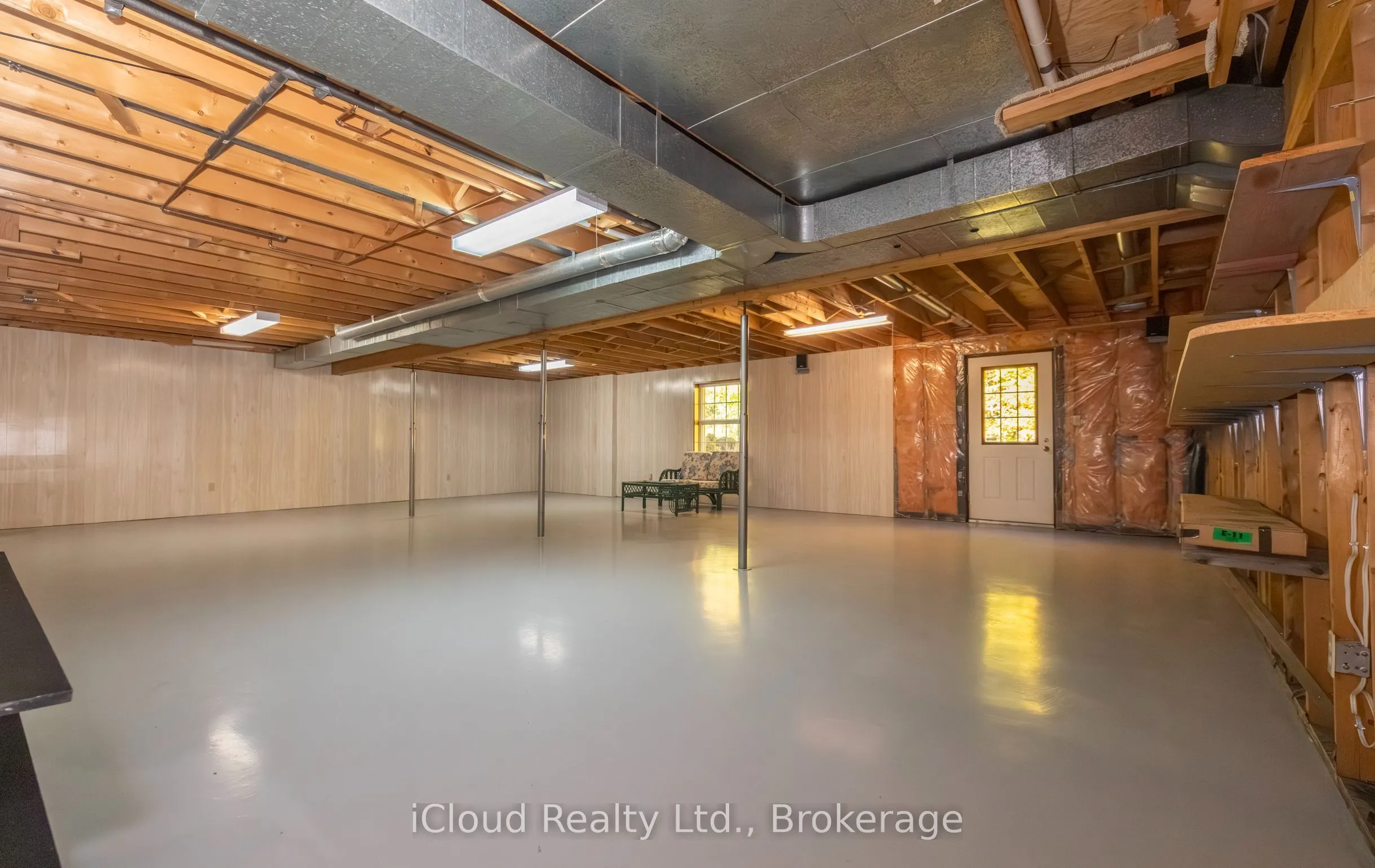 179 Main Street S